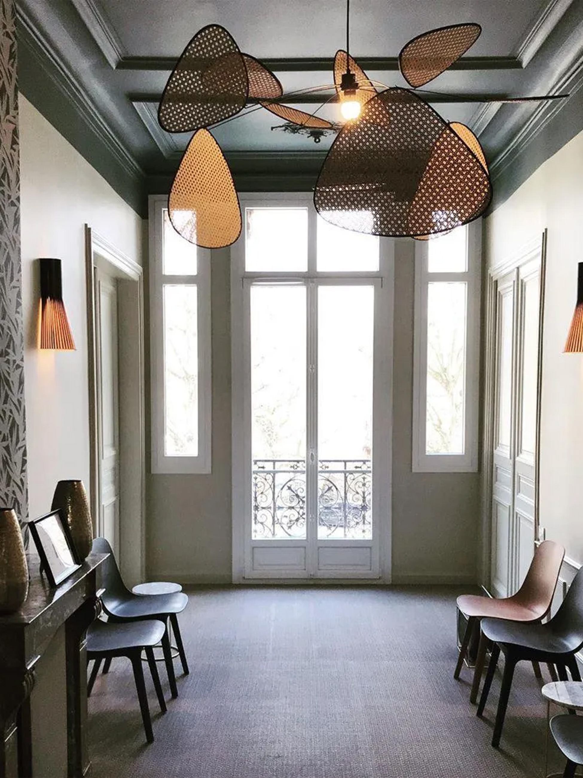 Screen Cannage Suspension