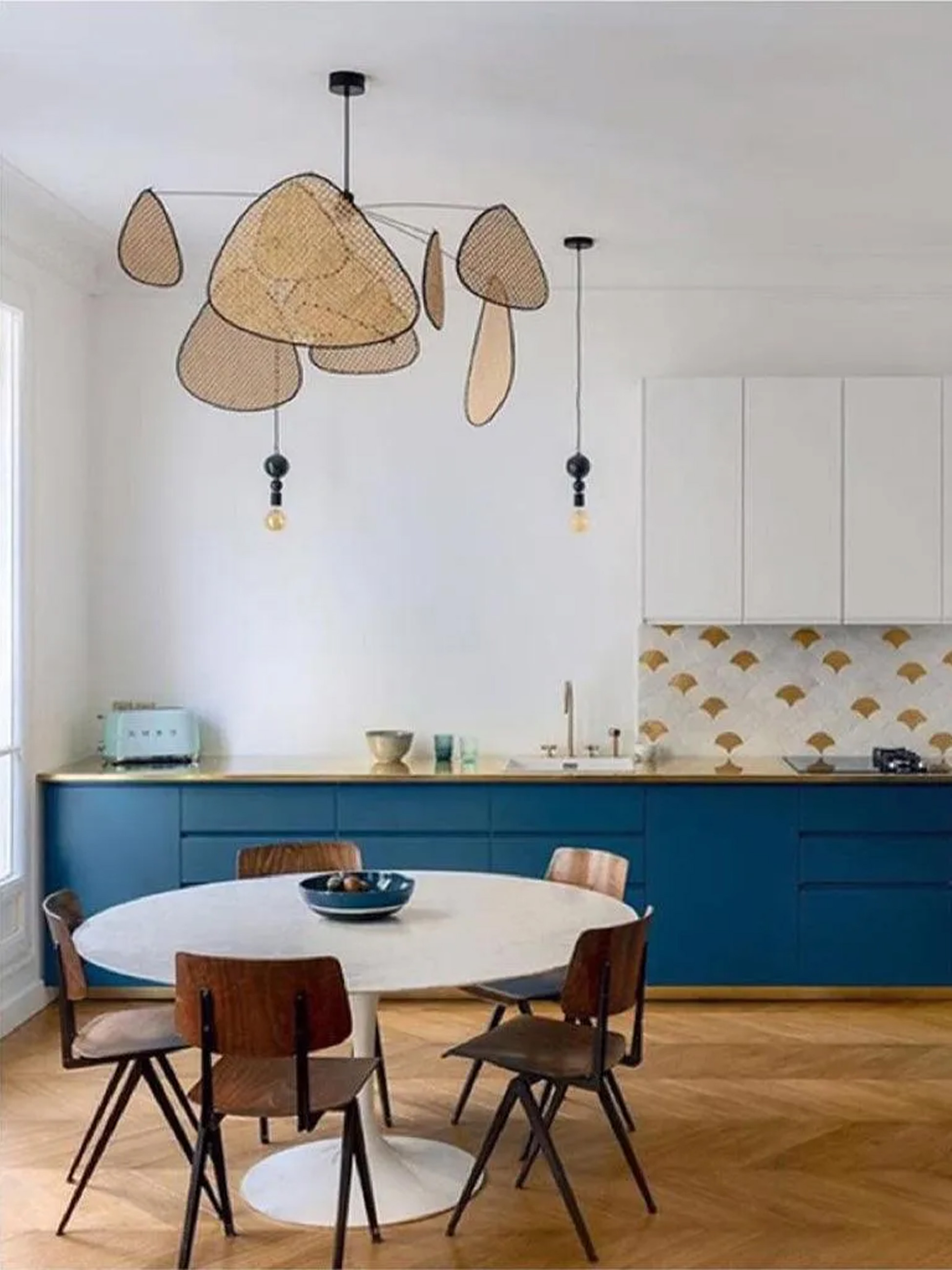 Screen Cannage Suspension