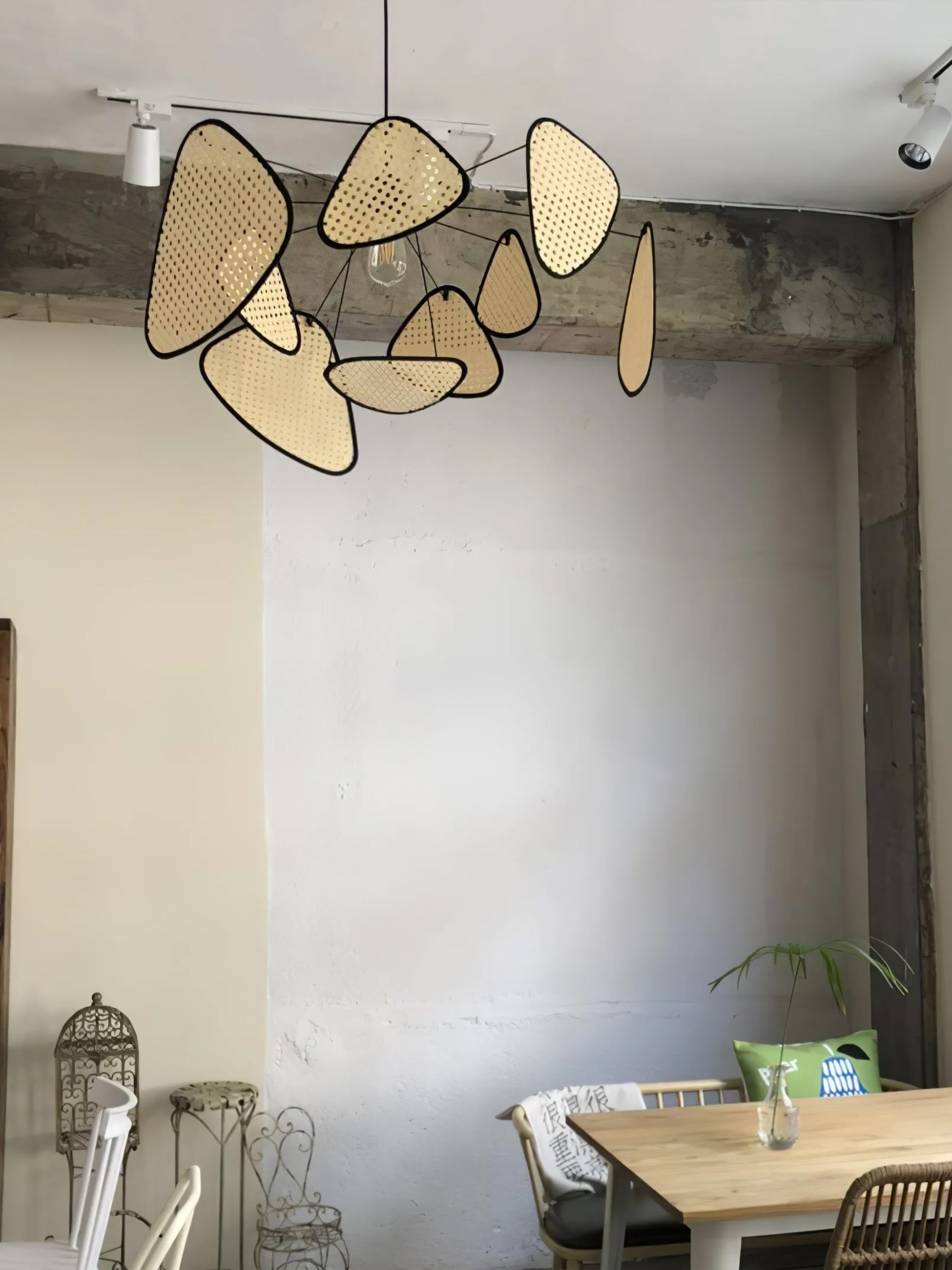 Screen Cannage Suspension