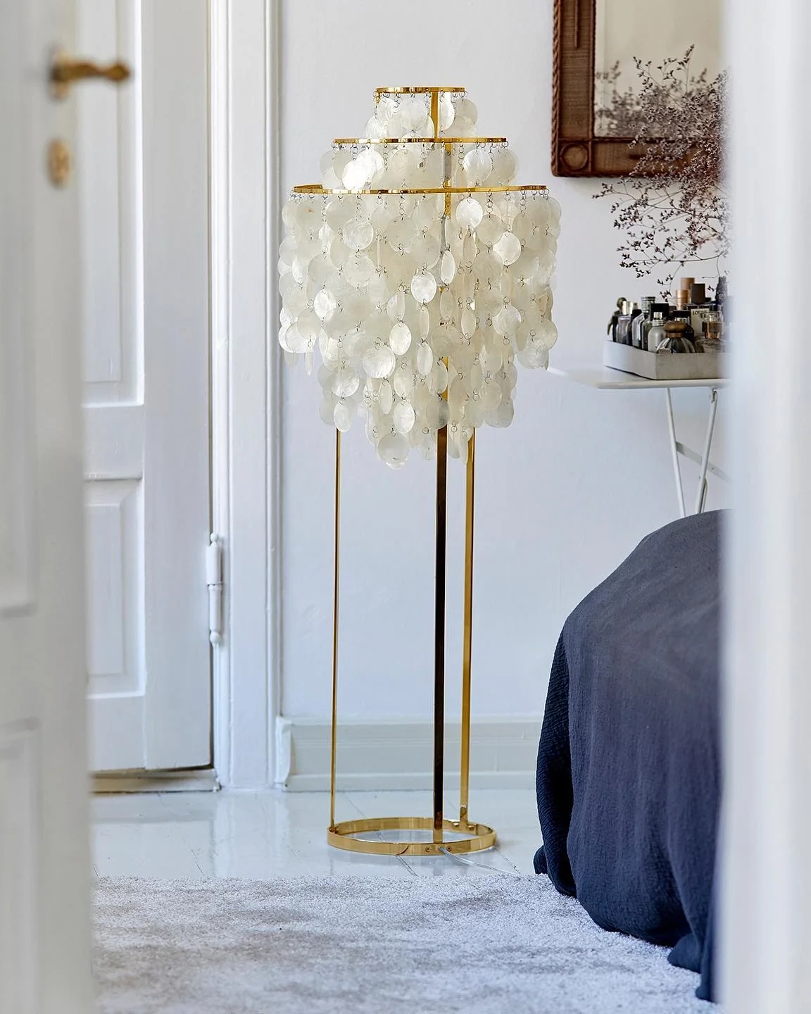 Round Shell Floor Lamp
