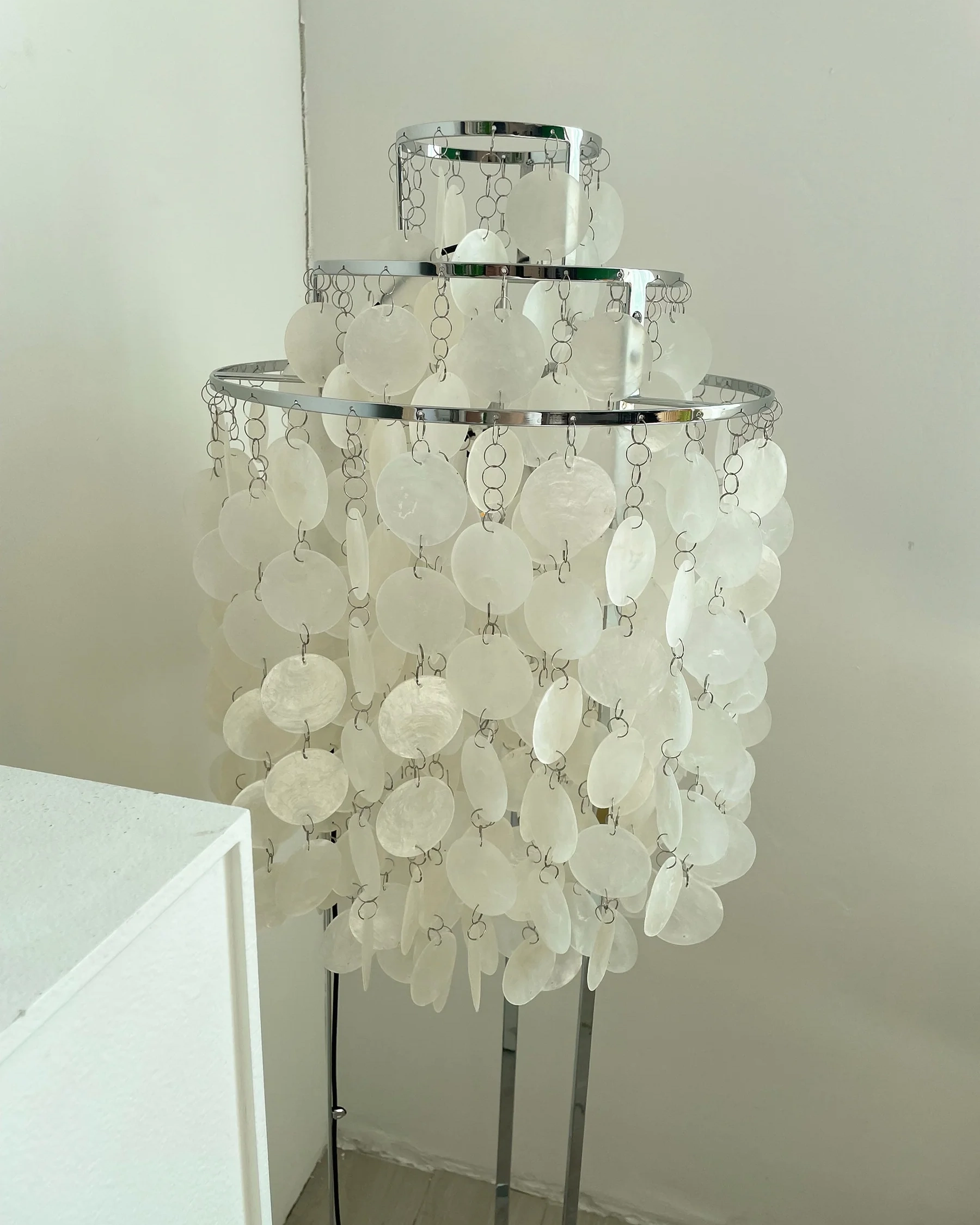 Round Shell Floor Lamp