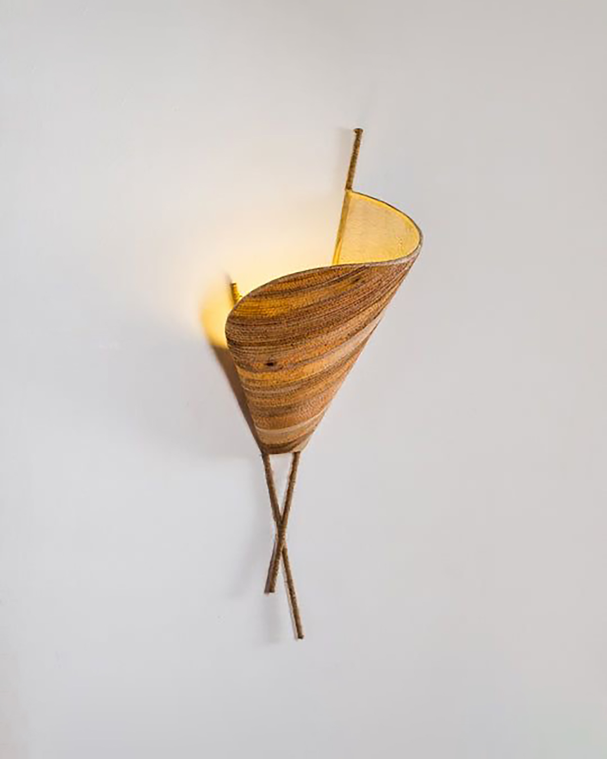 Silent Leaf Wall Sconce