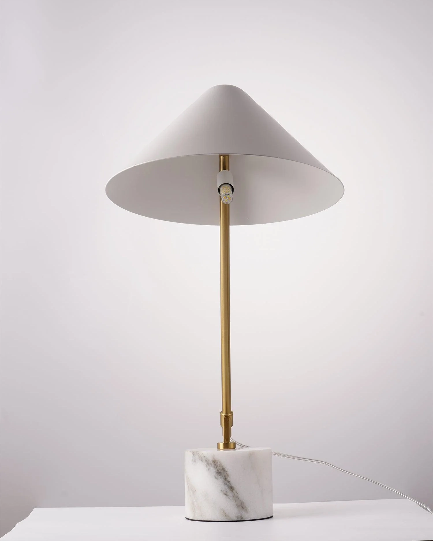 Swing White Desk Lamp