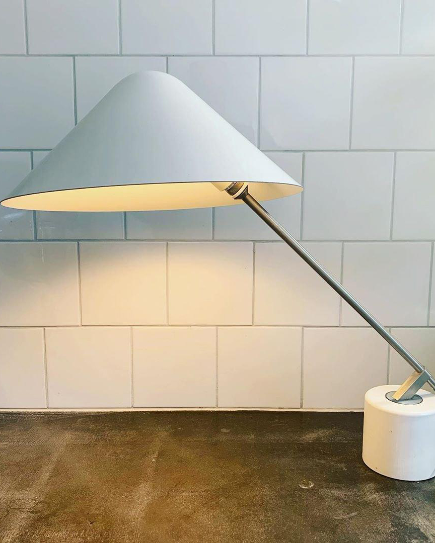 Swing White Desk Lamp