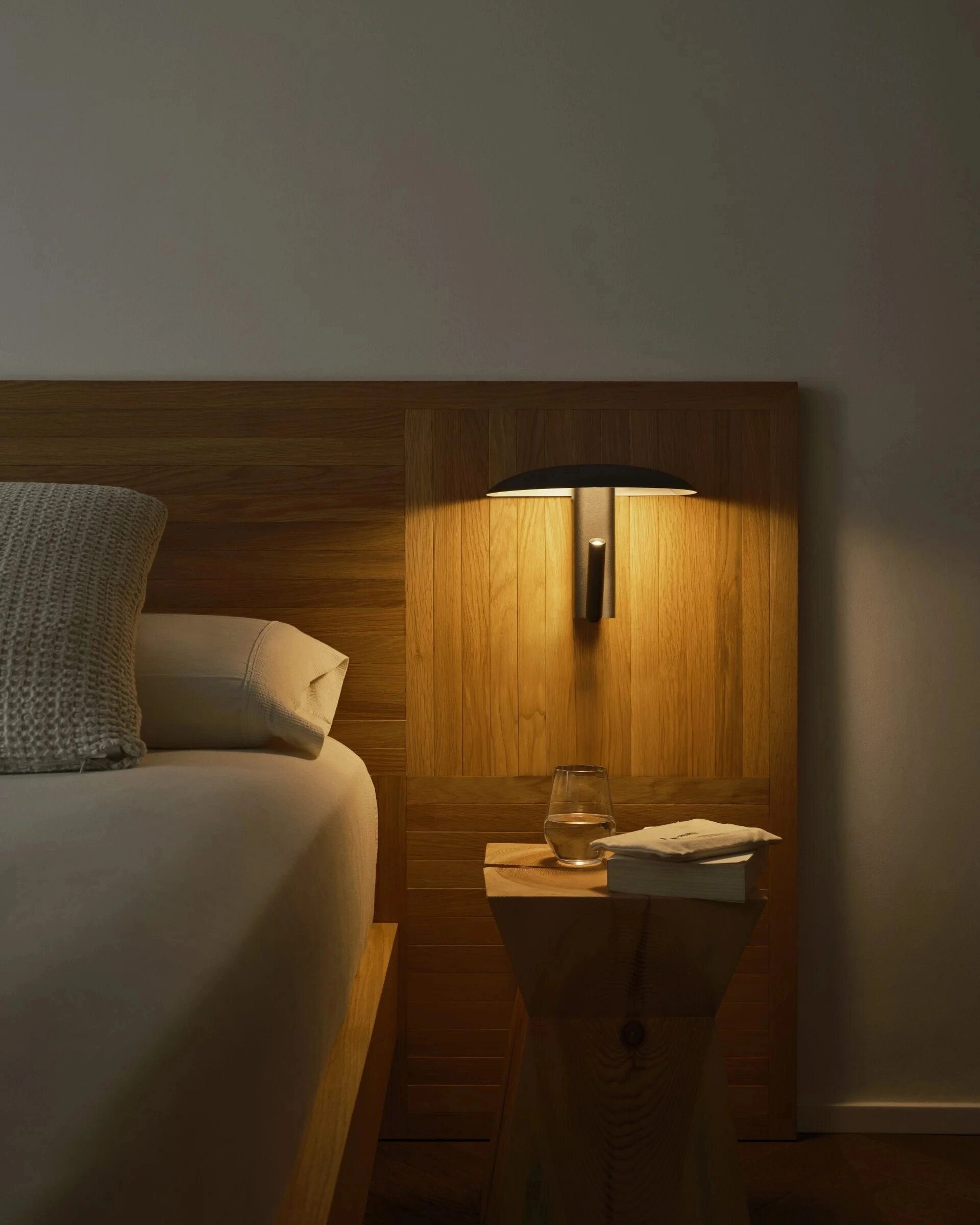 Solace Wall Lamp