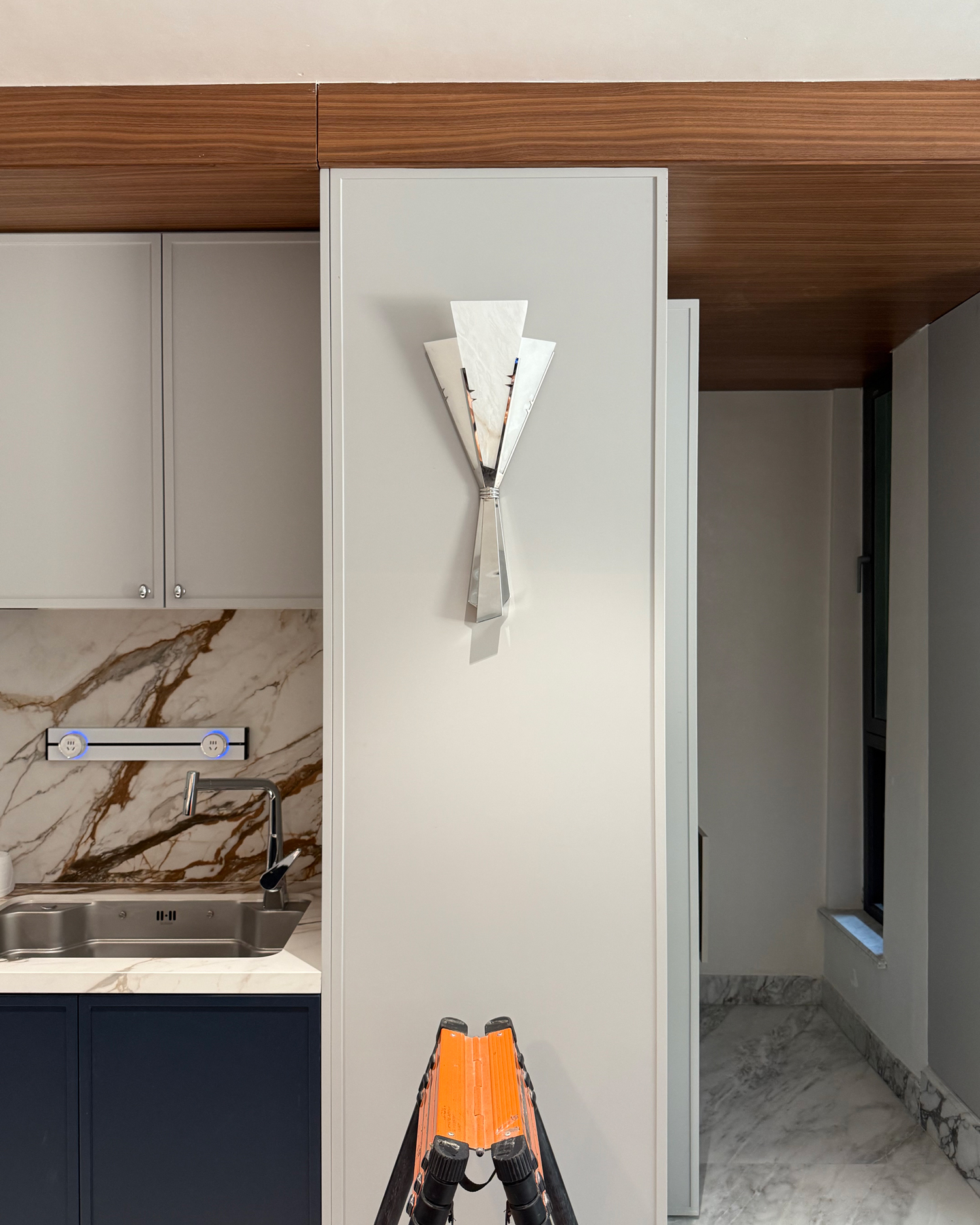 Steel Bloom Wall Lamp