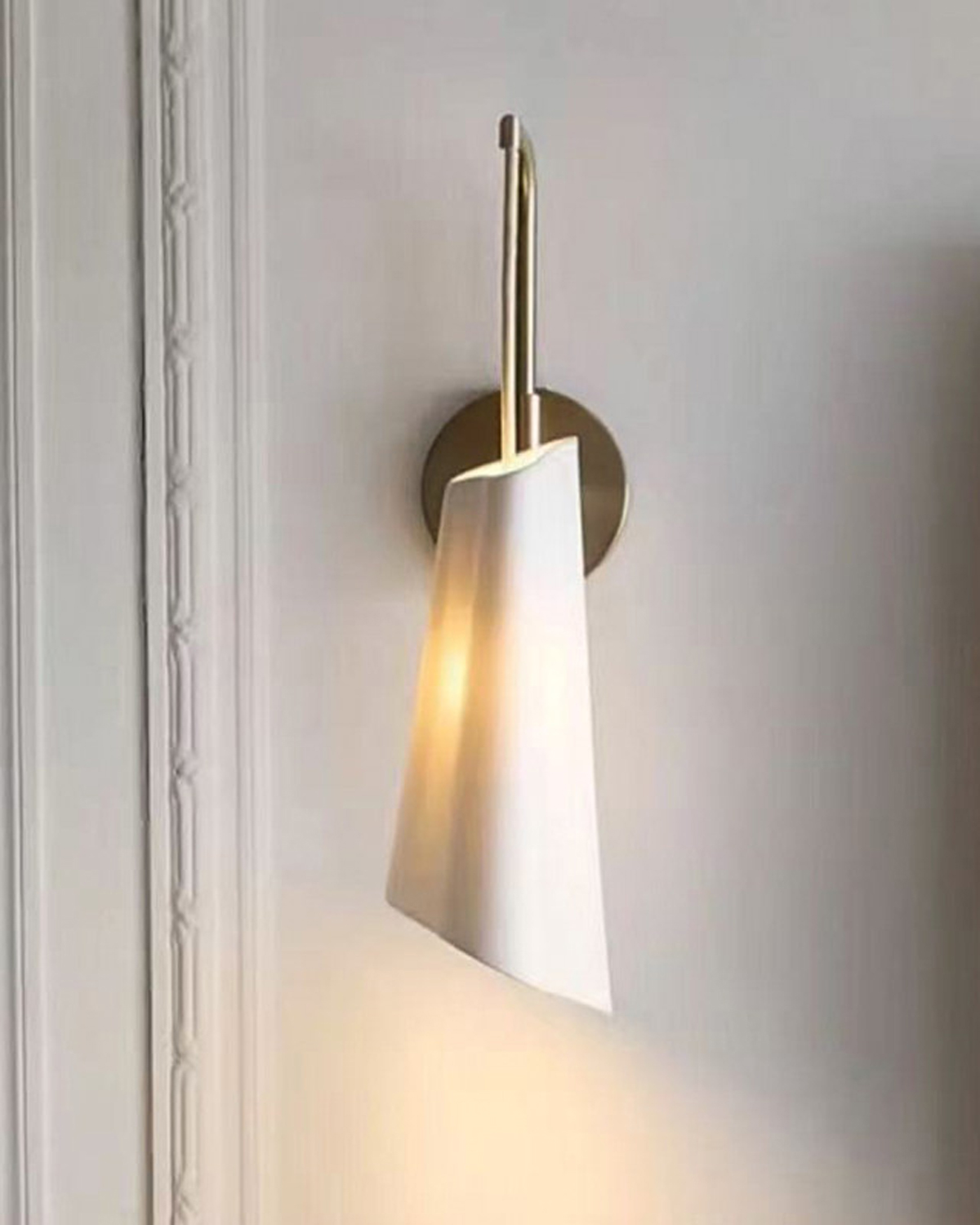 Still Glow Wall Sconce