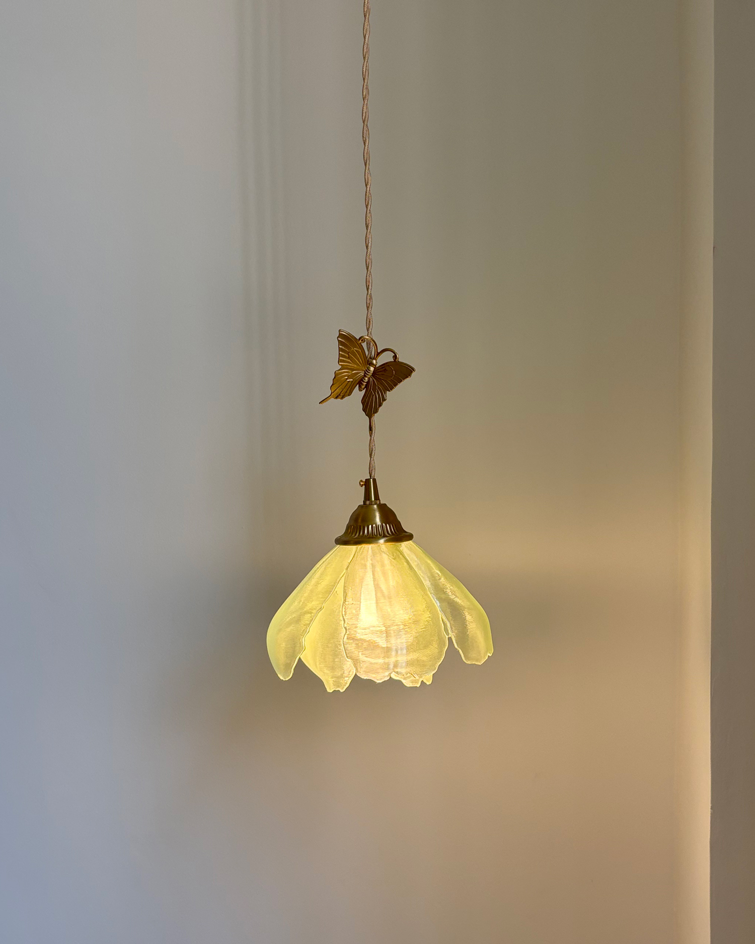 Sylph Petal Pendant Light