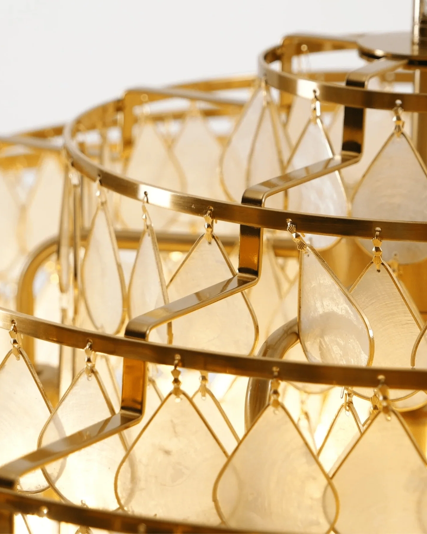 Teardrops Shell Chandelier