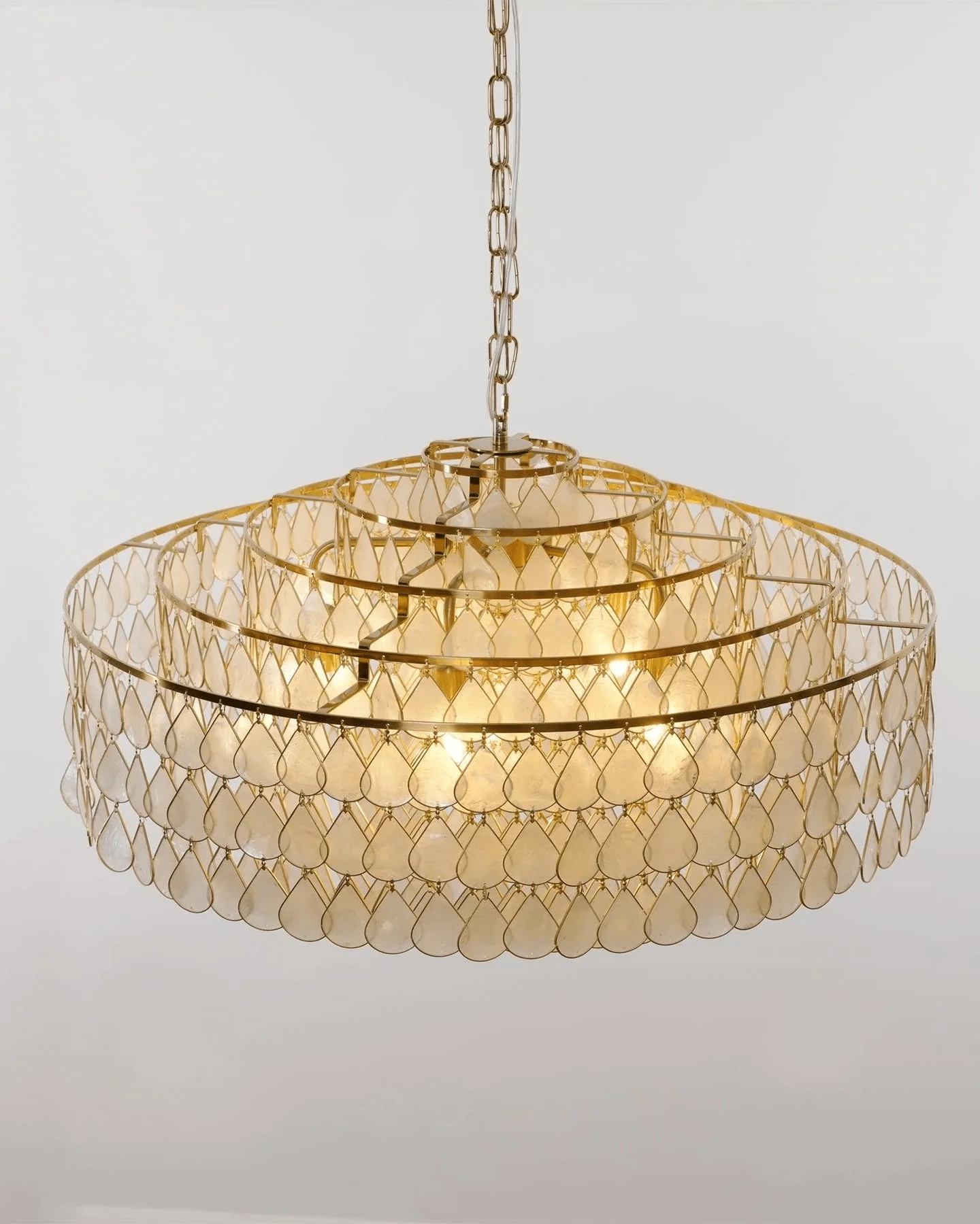 Teardrops Shell Chandelier