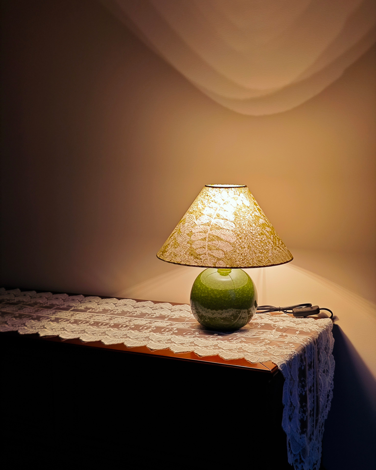 Verdant Crackle Table Lamp