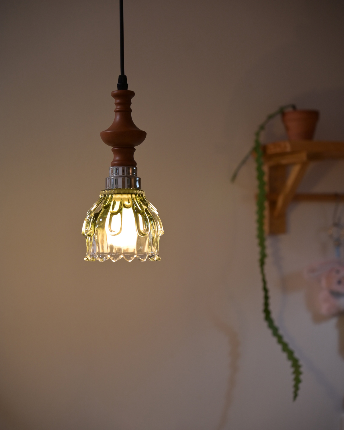 Verdant Dew Glass Pendant Light