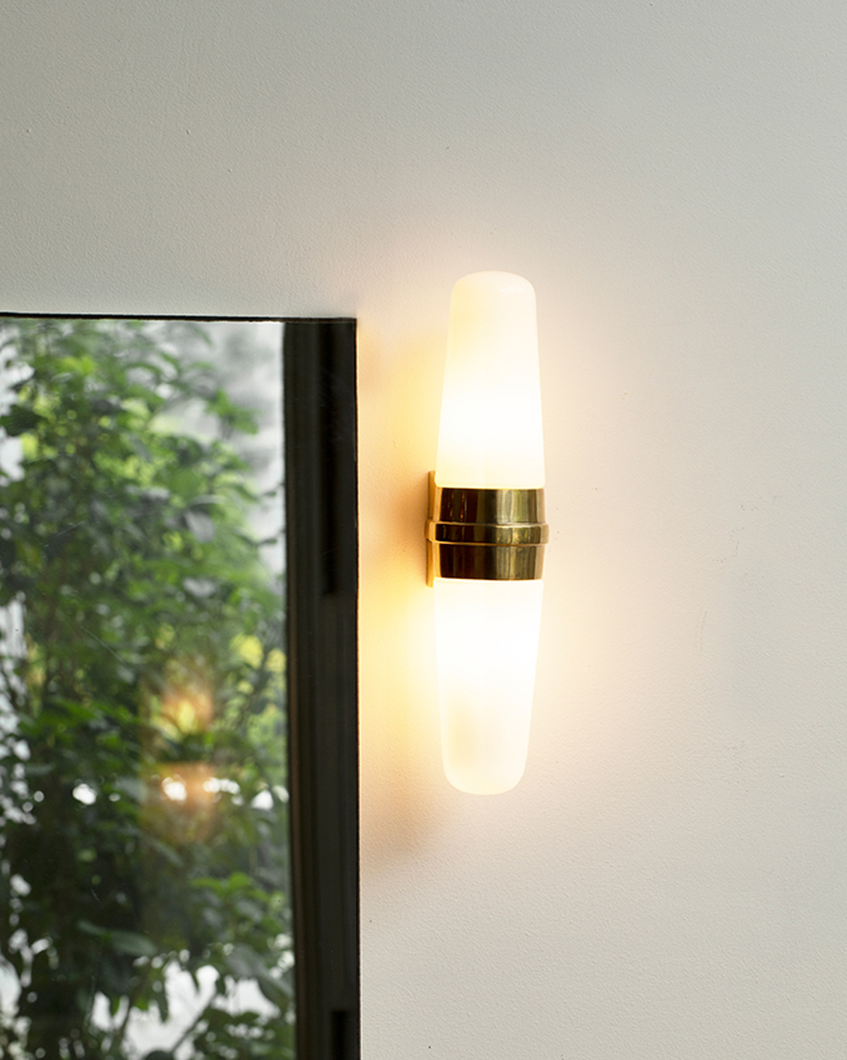 Versa Wall Sconce