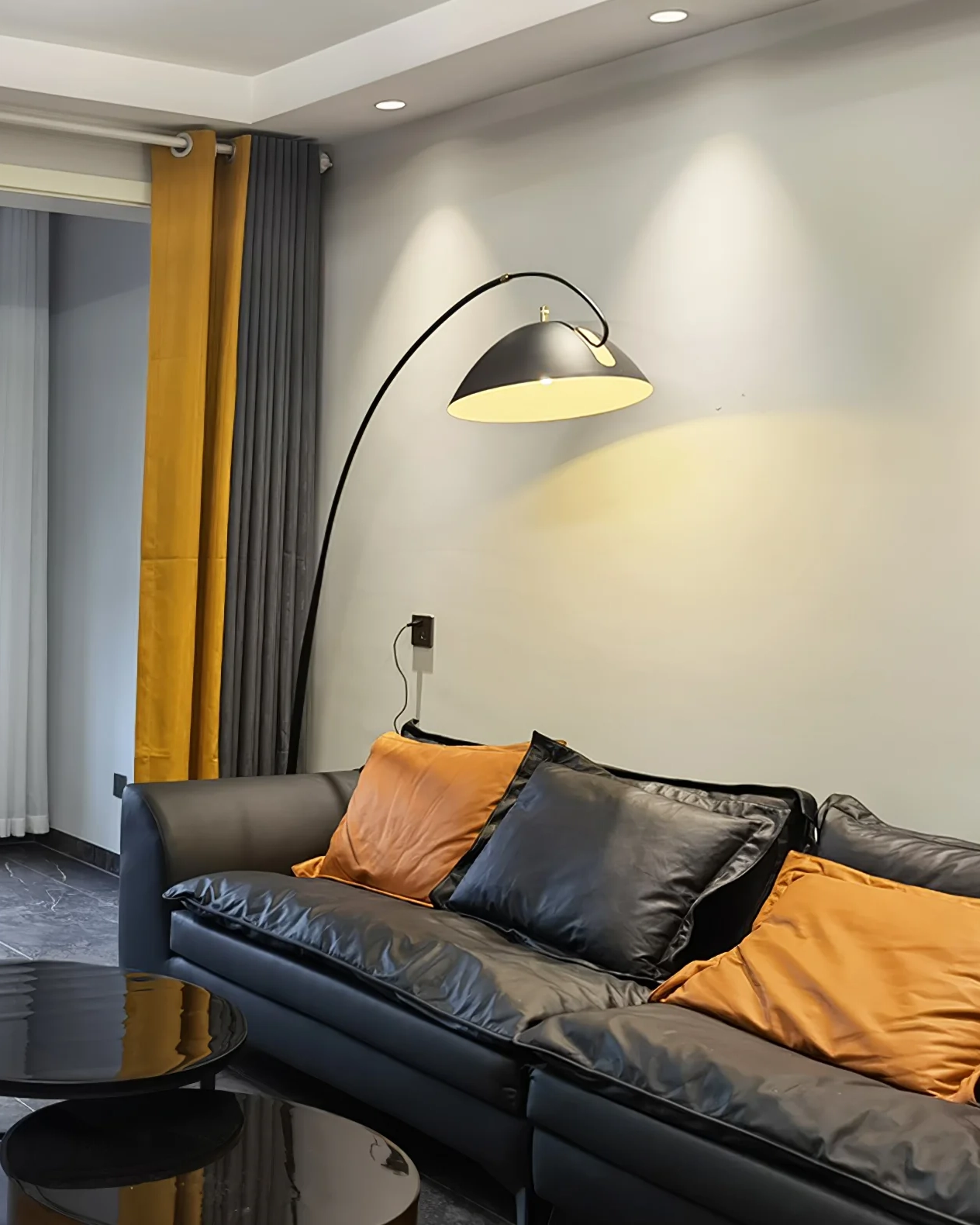 Verse Arc Floor Lamp