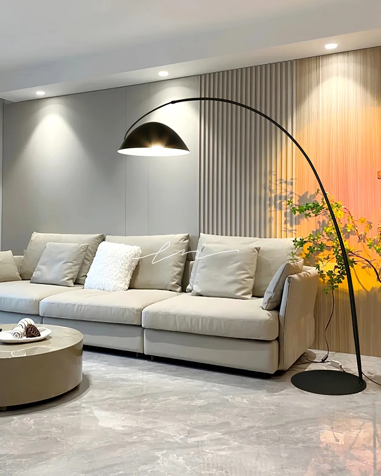 Verse Arc Floor Lamp