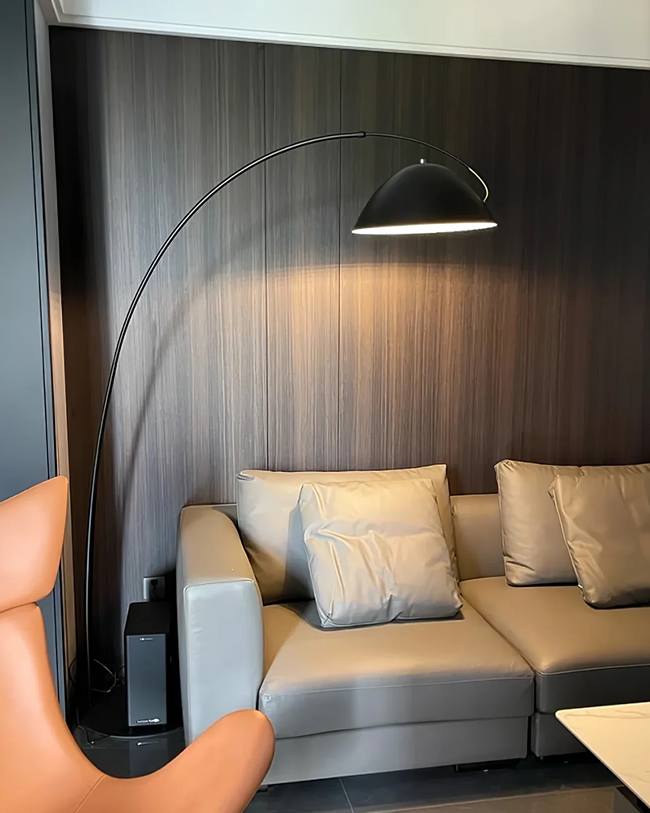 Verse Arc Floor Lamp