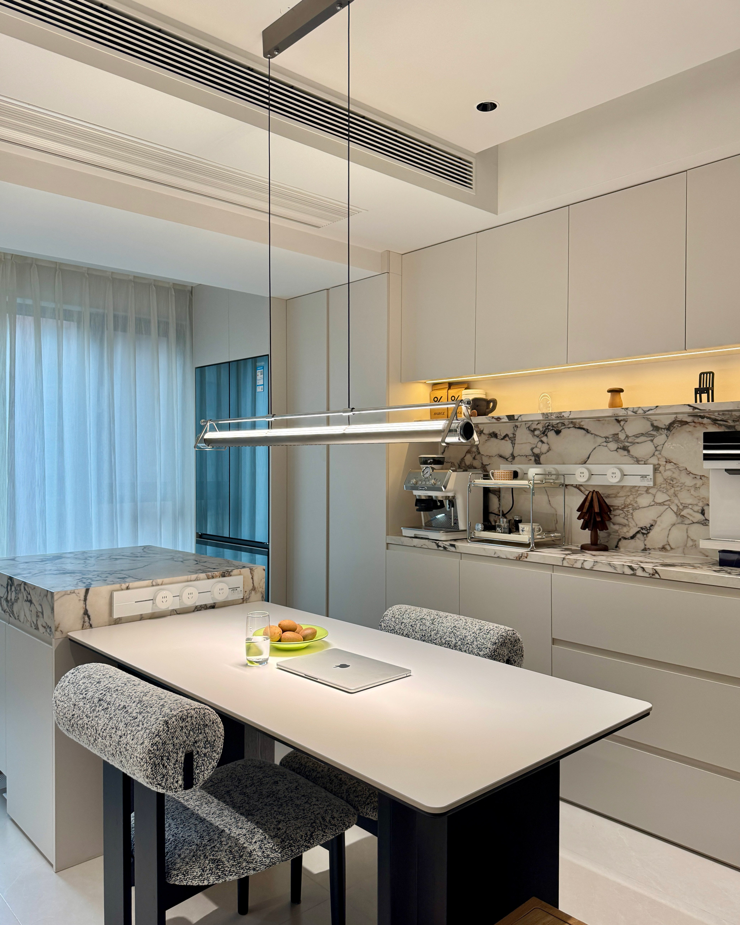 Verta Linear Pendant Light