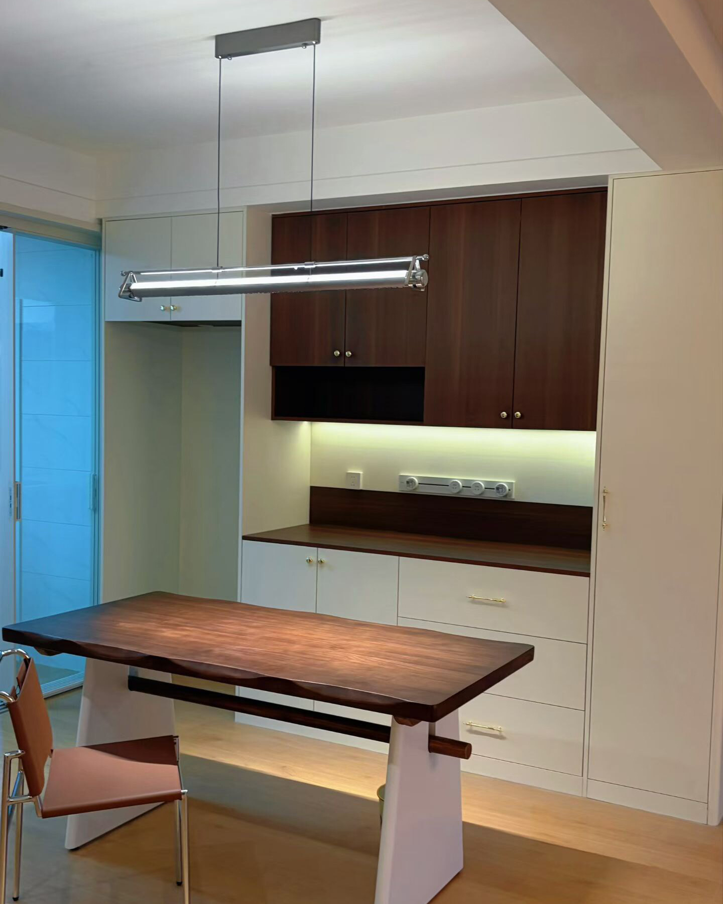 Verta Linear Pendant Light
