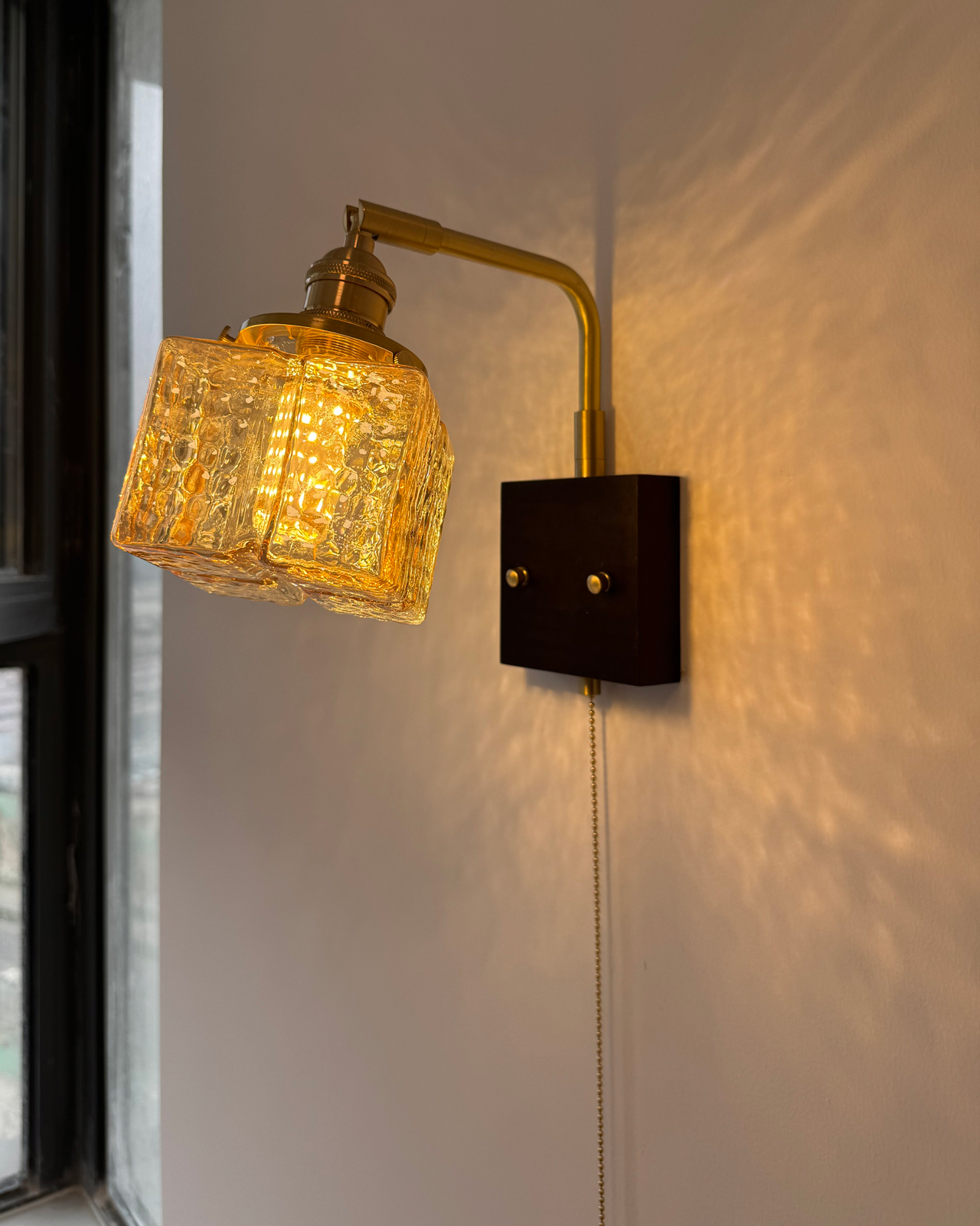 Vetra Glass Wall Lamp