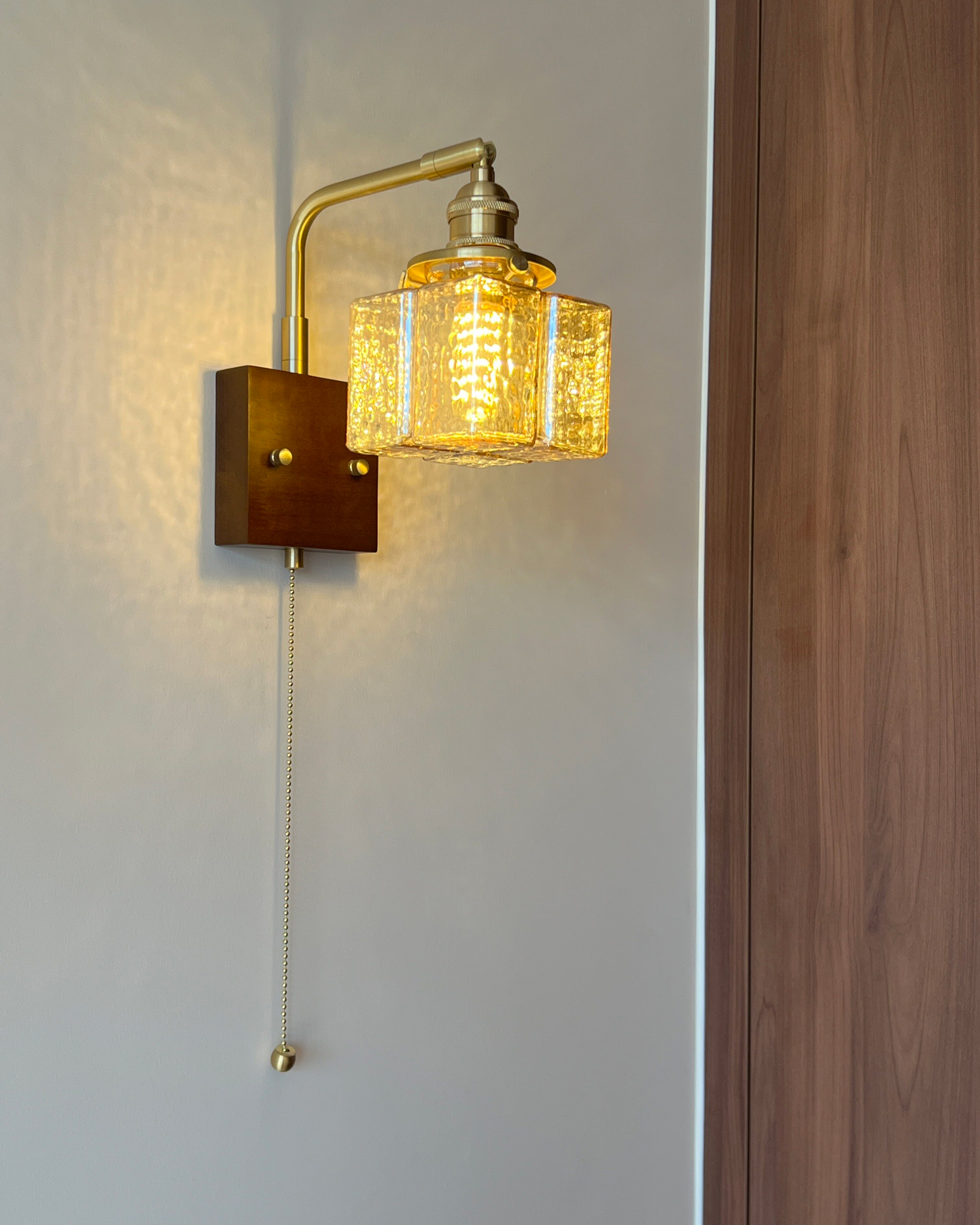Vetra Glass Wall Lamp