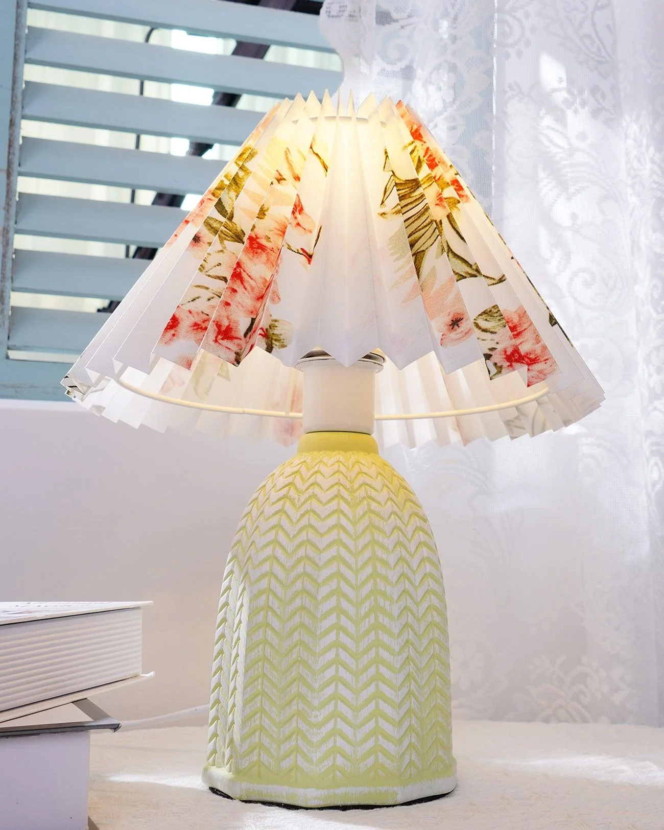 Vintage Pleated Table Lamp