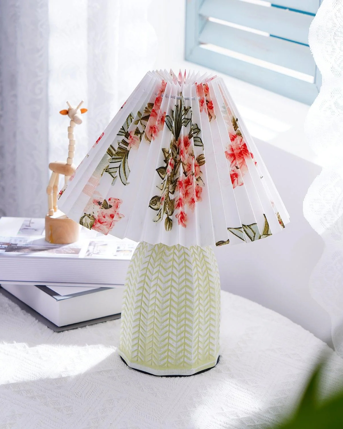 Vintage Pleated Table Lamp