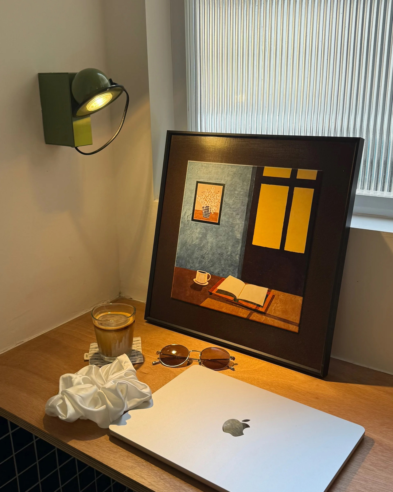 Wink Wink Wall Light 