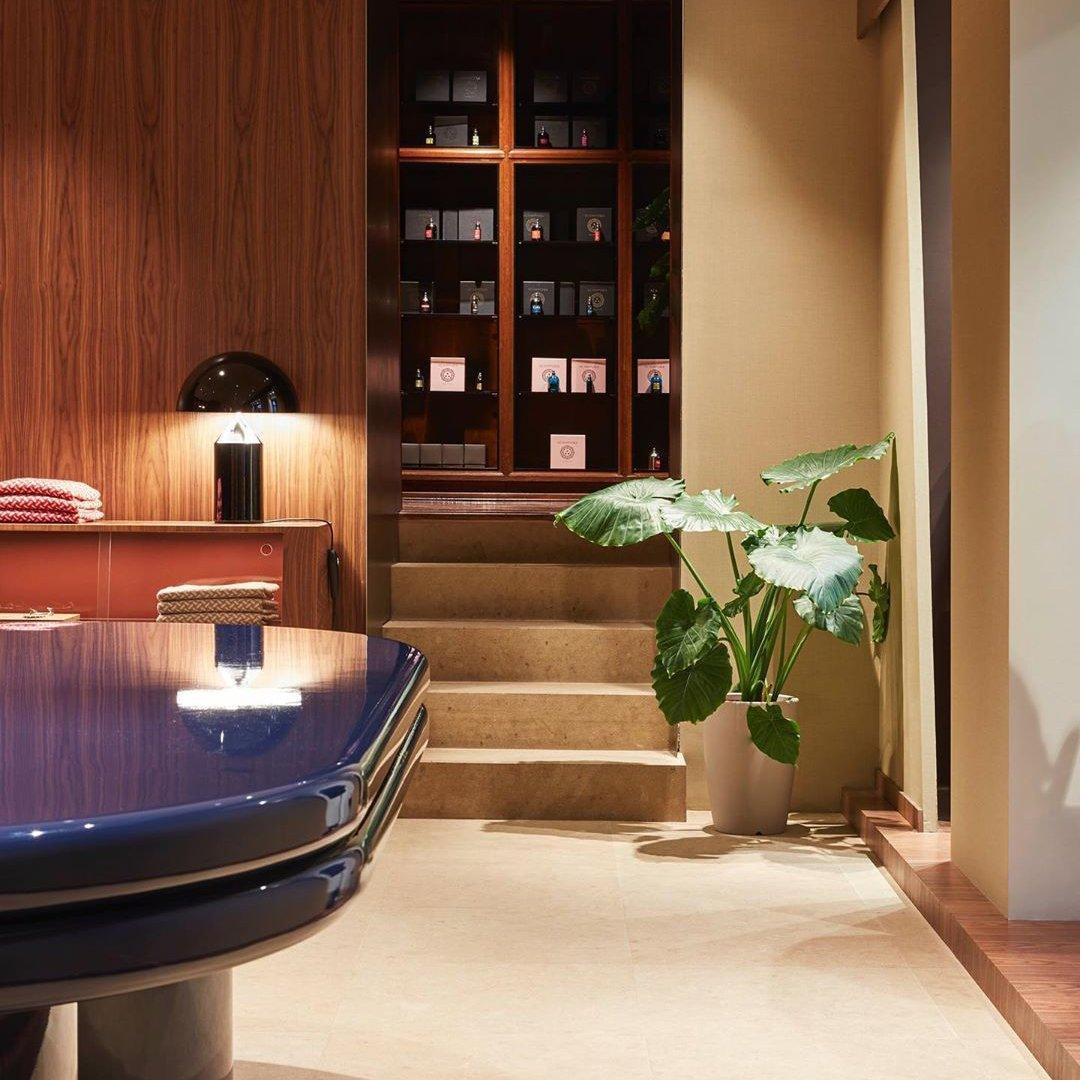 Atollo Metal Table Lamp-elegalight