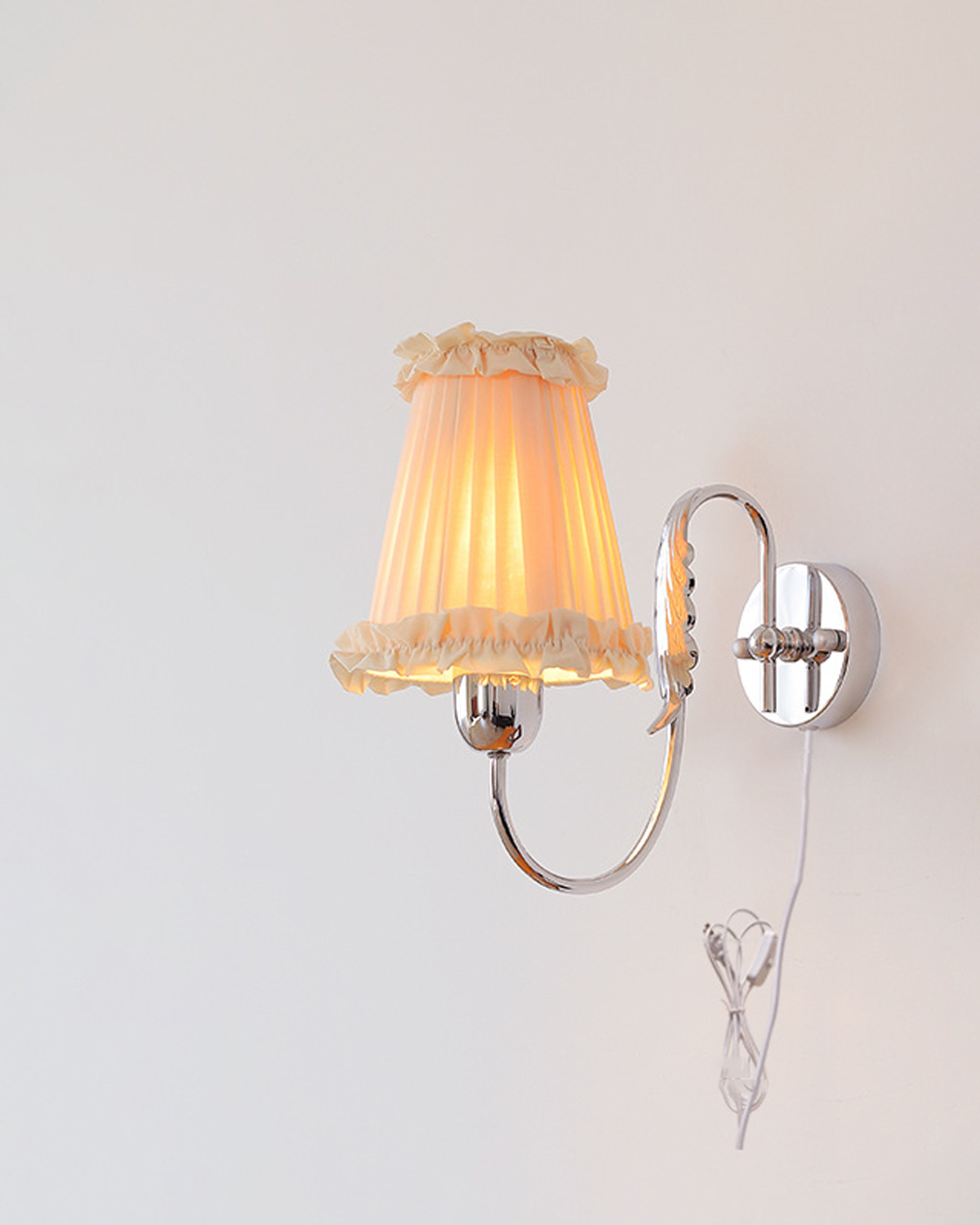 Pleated Ruffle Wall Sconce