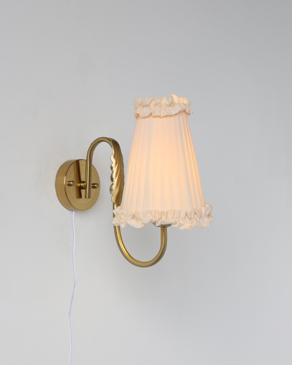 Pleated Ruffle Wall Sconce