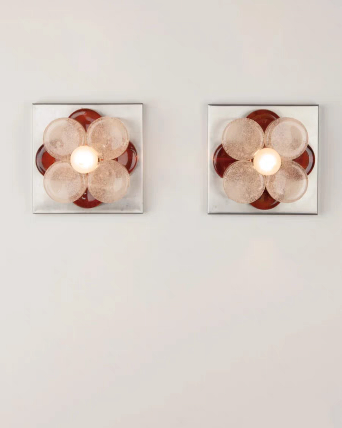 Maruno Ruby Clover Wall Lamp