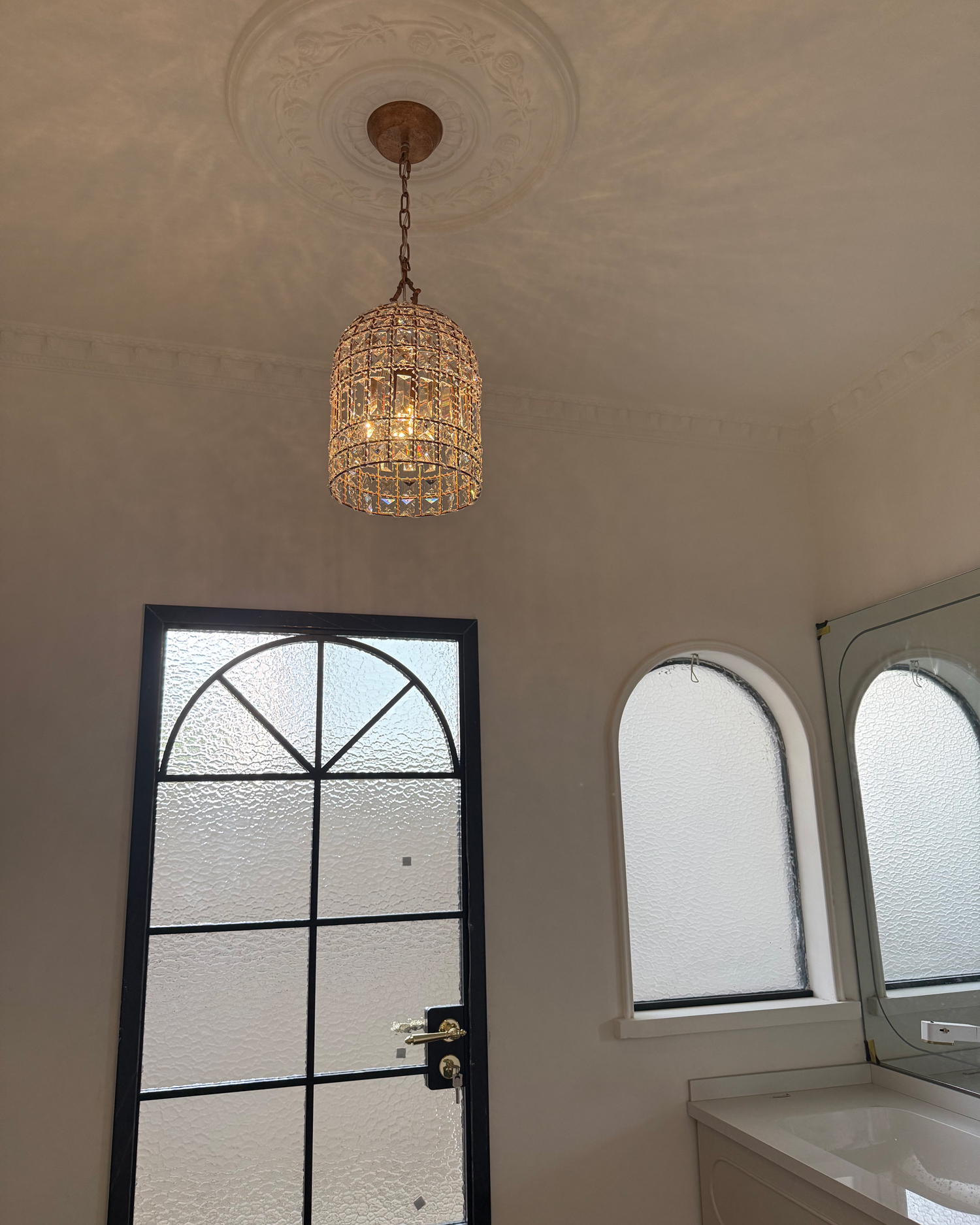 Lumiere Cage Pendant Light