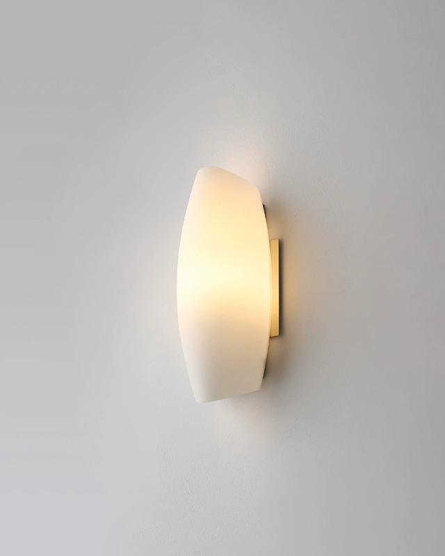 Crema Curve Wall Lamp