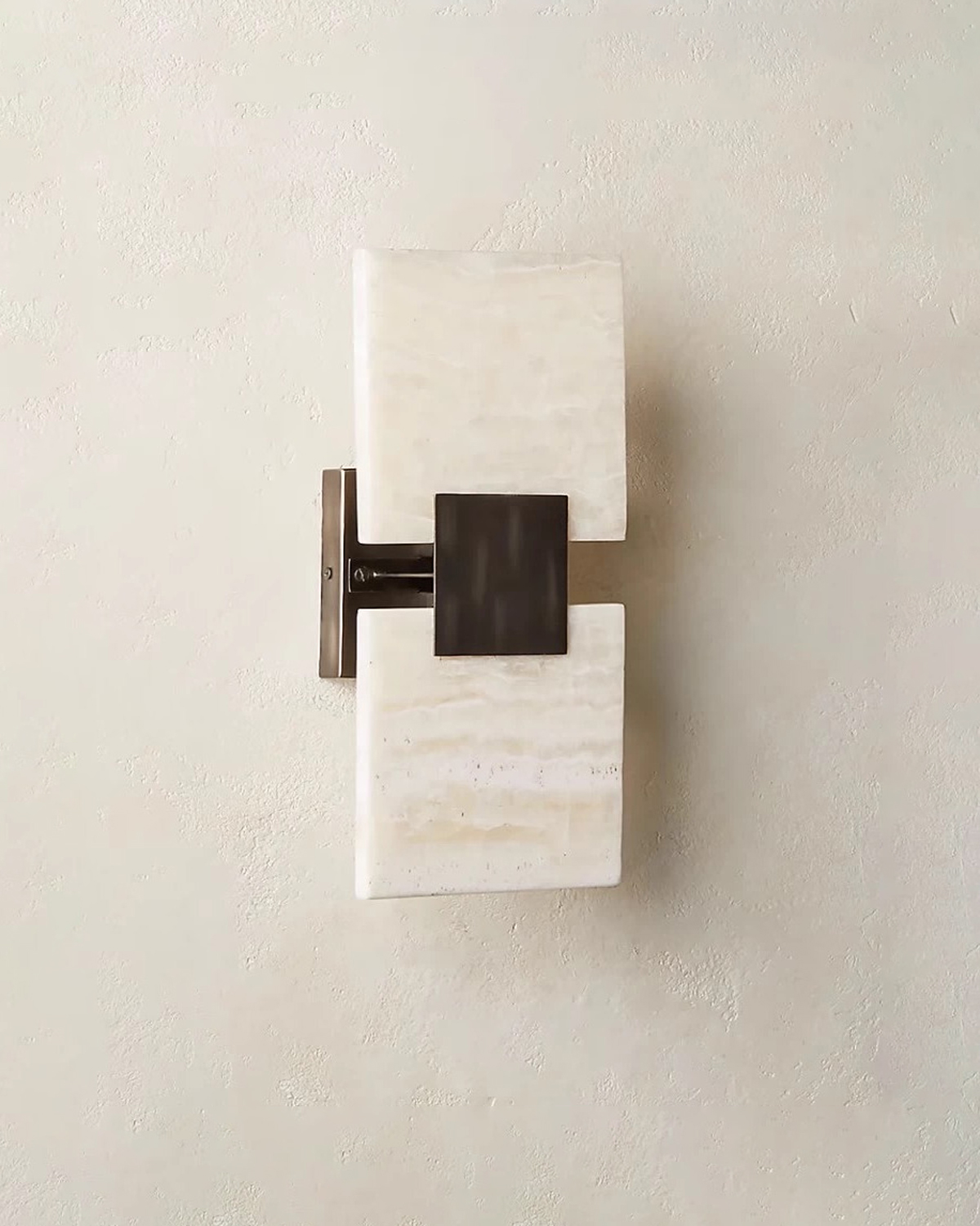 Lumen Onyx Wall Sconce