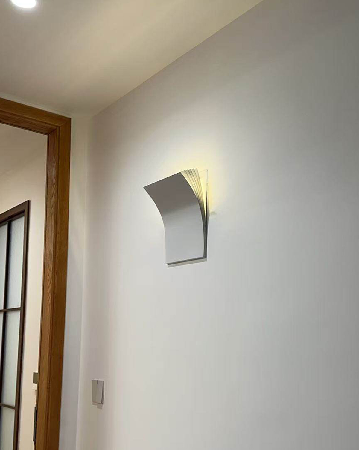Murmuring Pages Wall Light