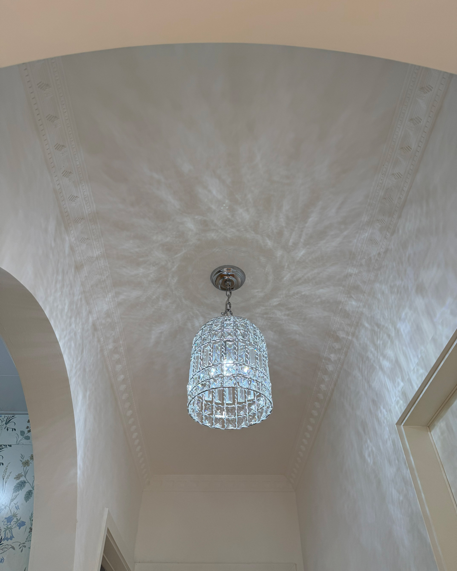 Lumiere Cage Pendant Light