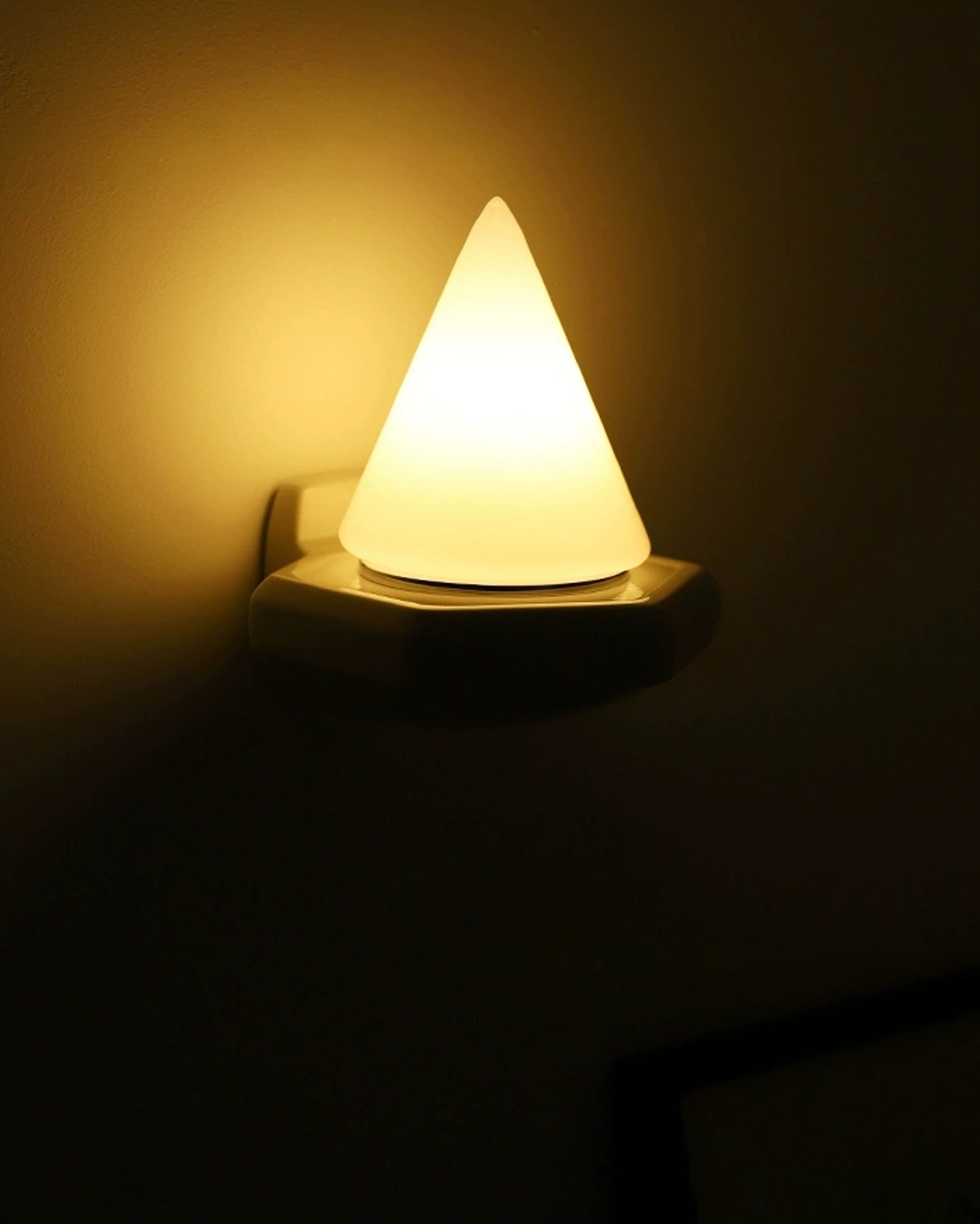 Allure Cone Wall Lamp