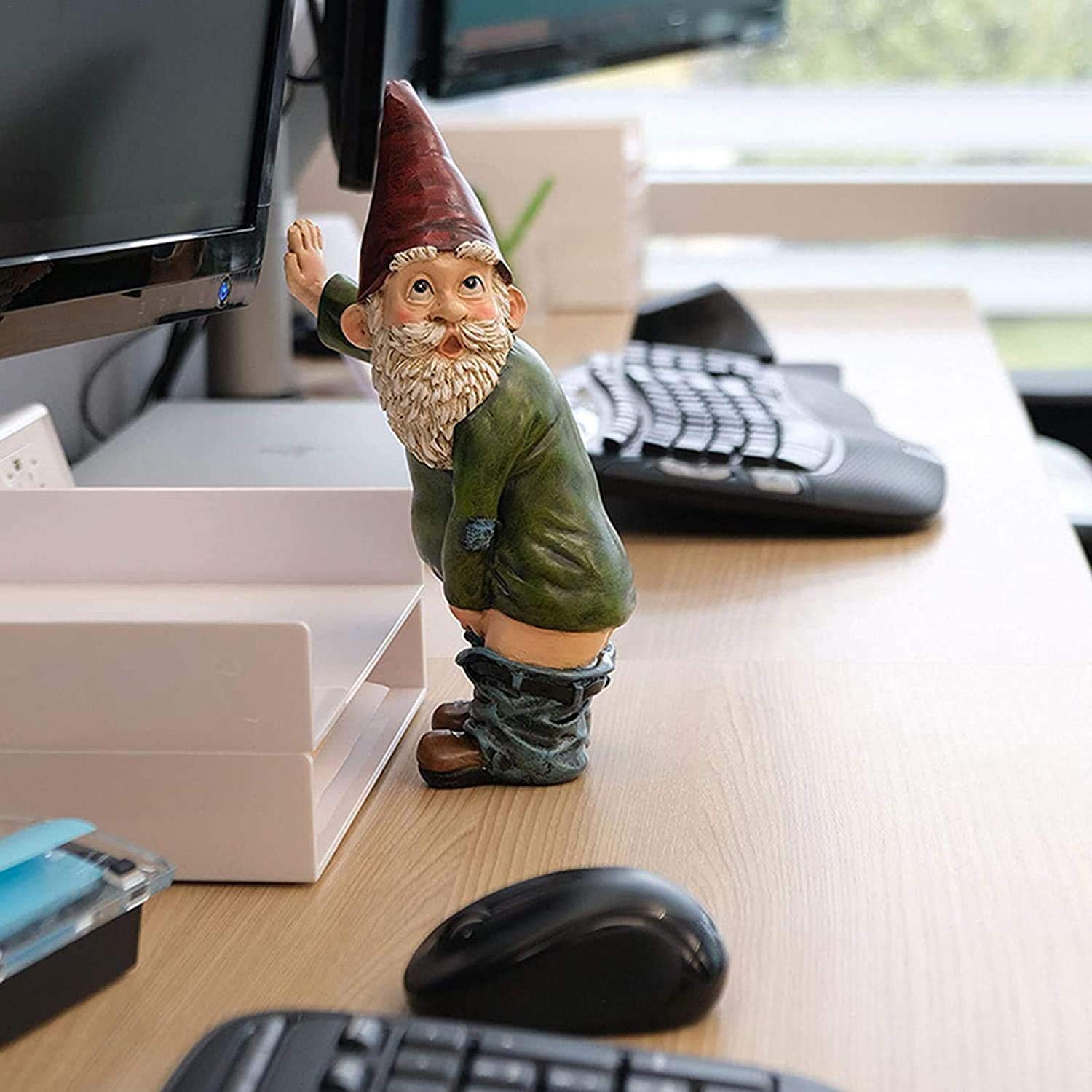 Funny peeing gnome Gnome Garden Statue