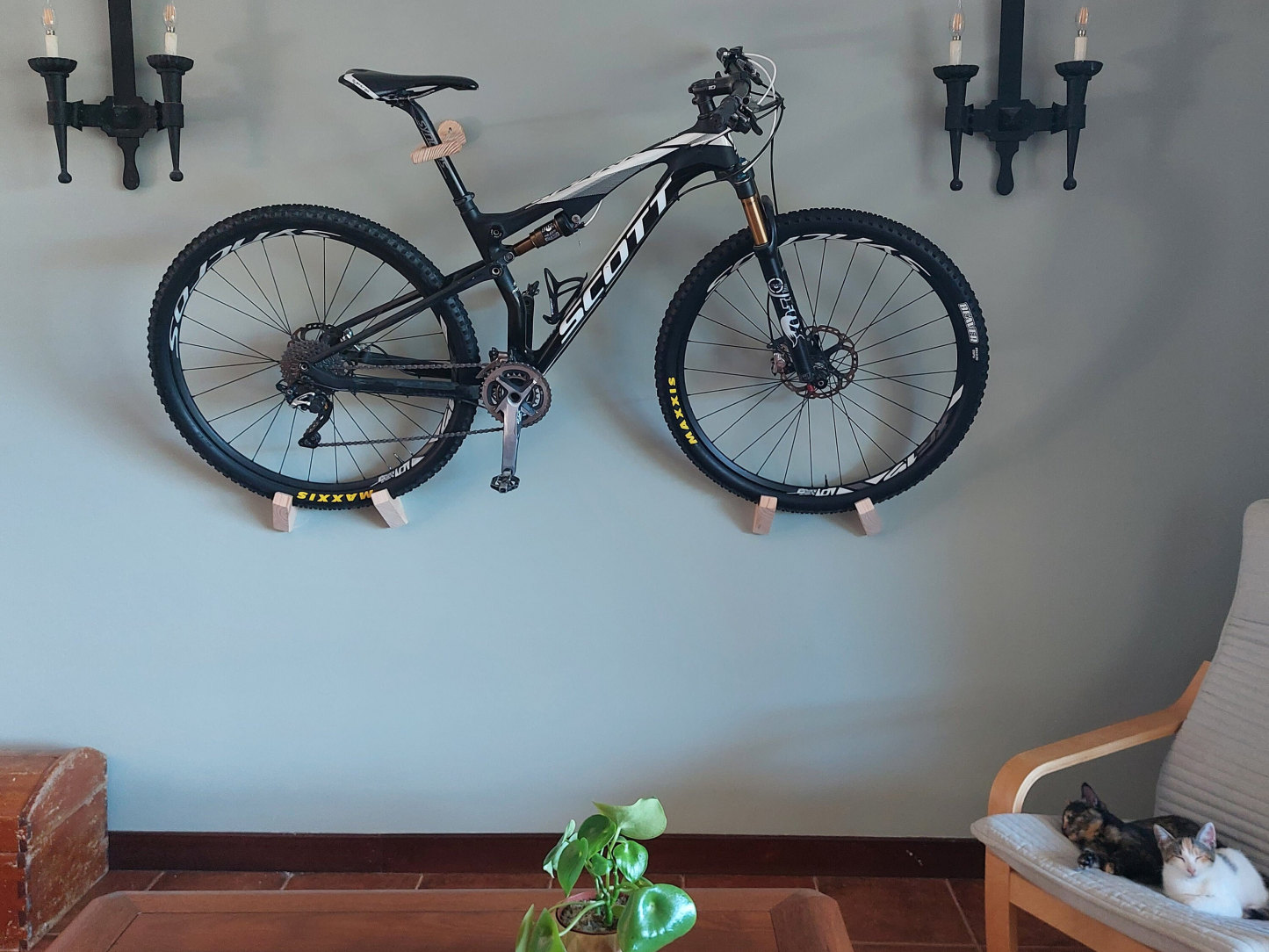 Bike wall mount