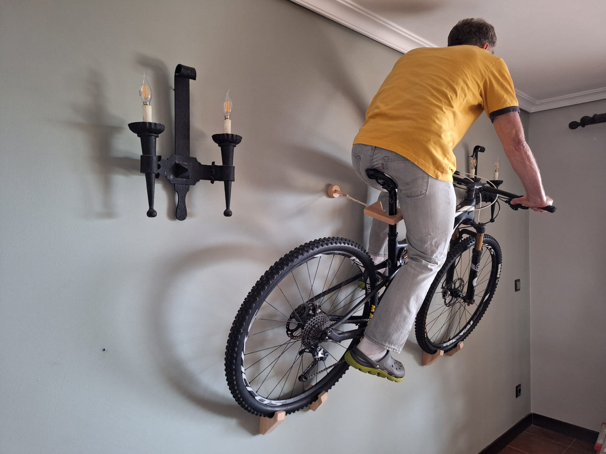 Bike wall mount
