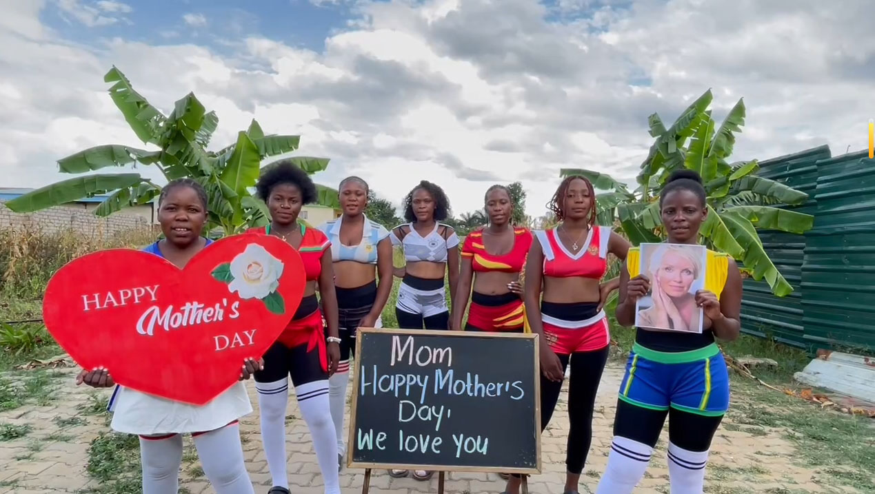 African woman football