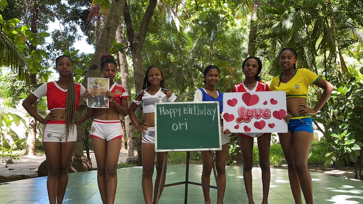 Spicy girl Team-Wish From Africa-birthday wishes from africa-blessings from africa-greetings from africa