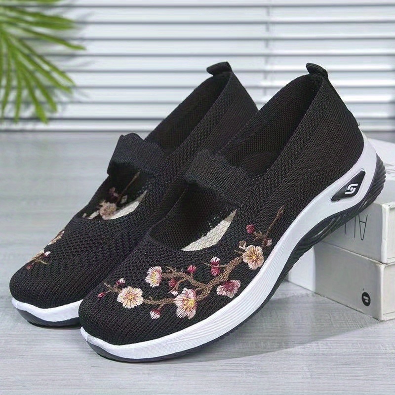 Women's Floral Embroidered Flats