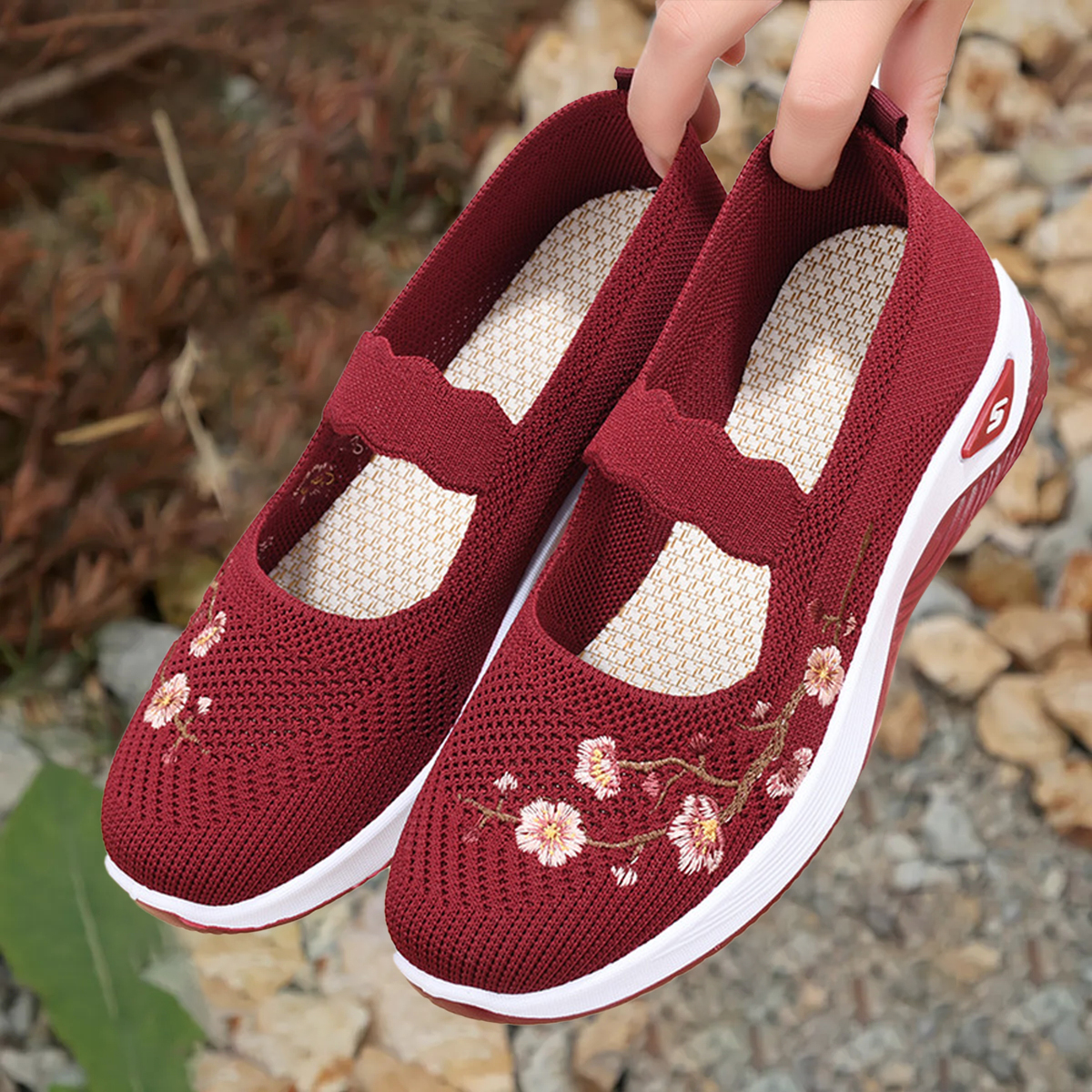 Women's Floral Embroidered Flats