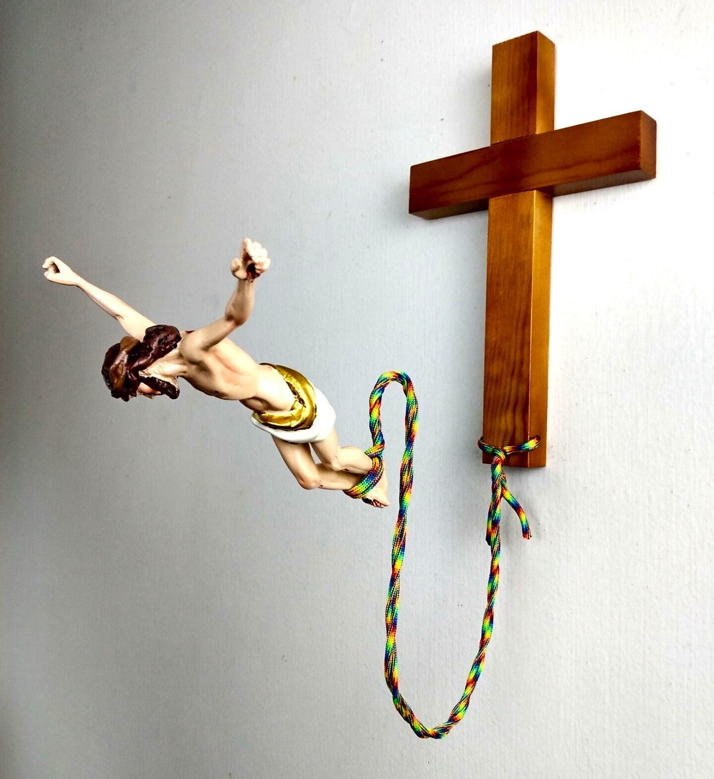 Wall Bungee Jumping Jesus Cross Ornament