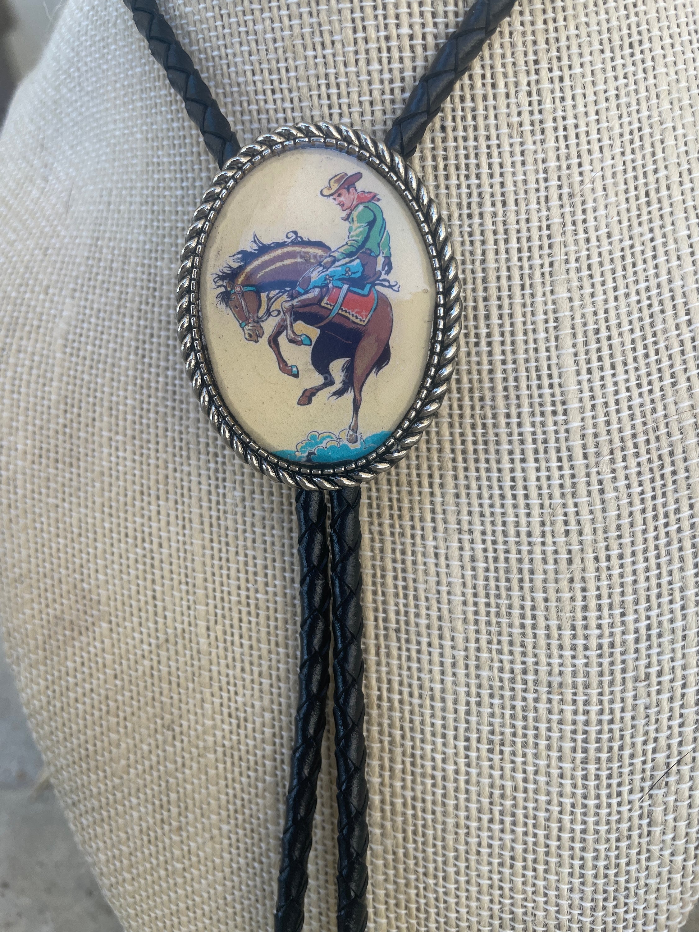 🙌Bronco Rodeo Horse Bolo Tie