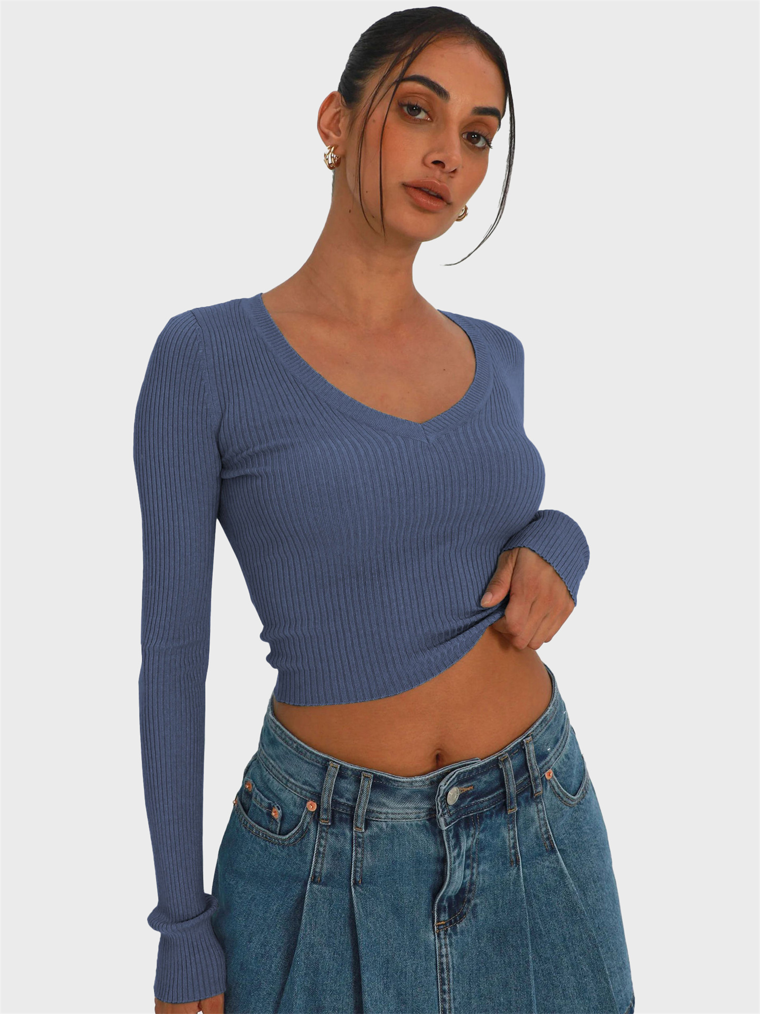 Essential V-Neck Ribbed Cropped Top