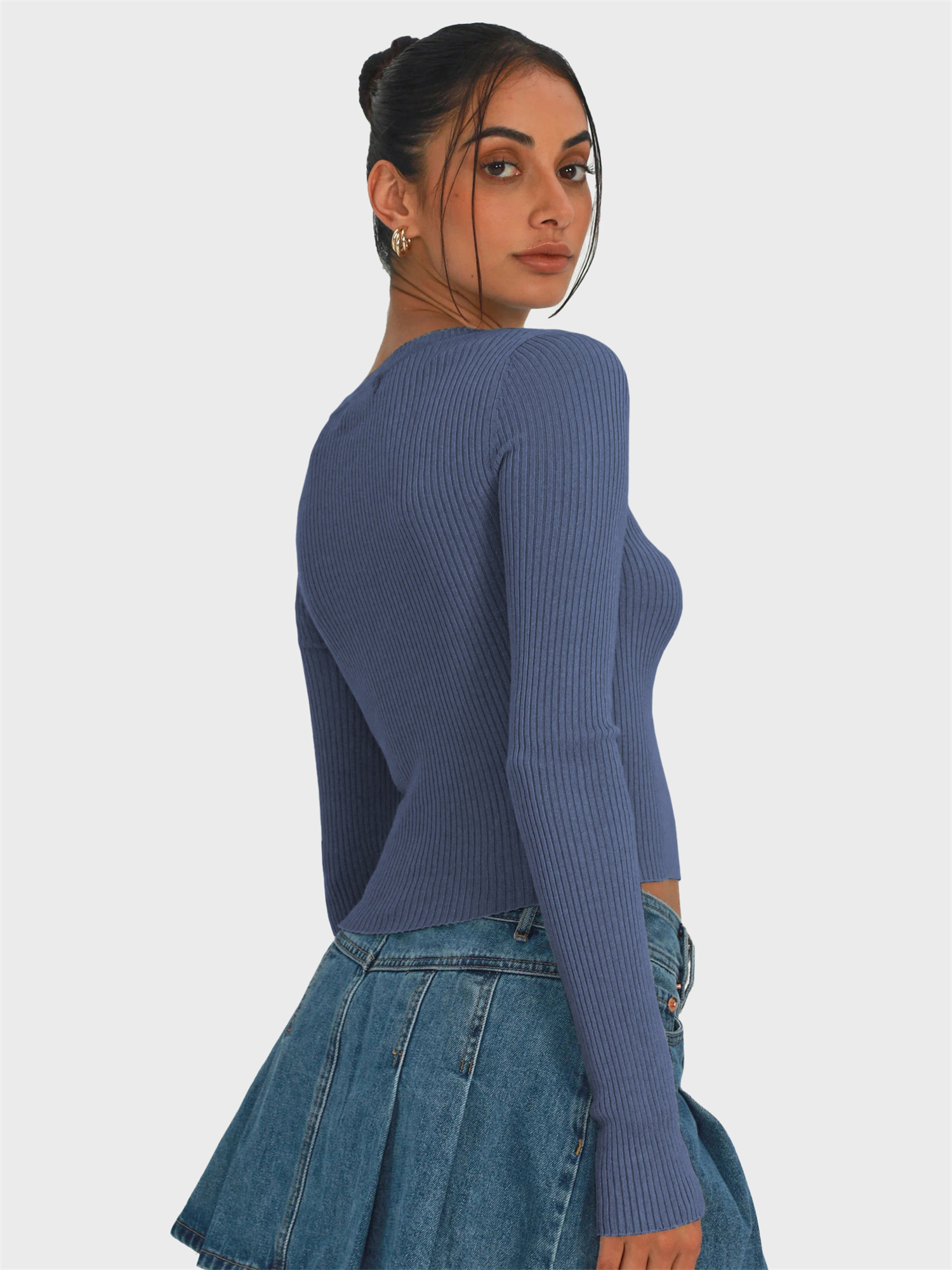 Essential V-Neck Ribbed Cropped Top