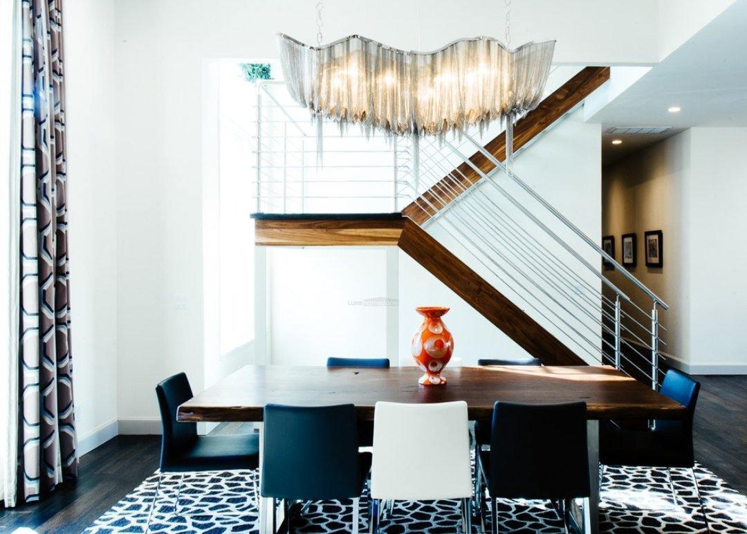 Shimmering Chandelier with Chains-Sylvia Space