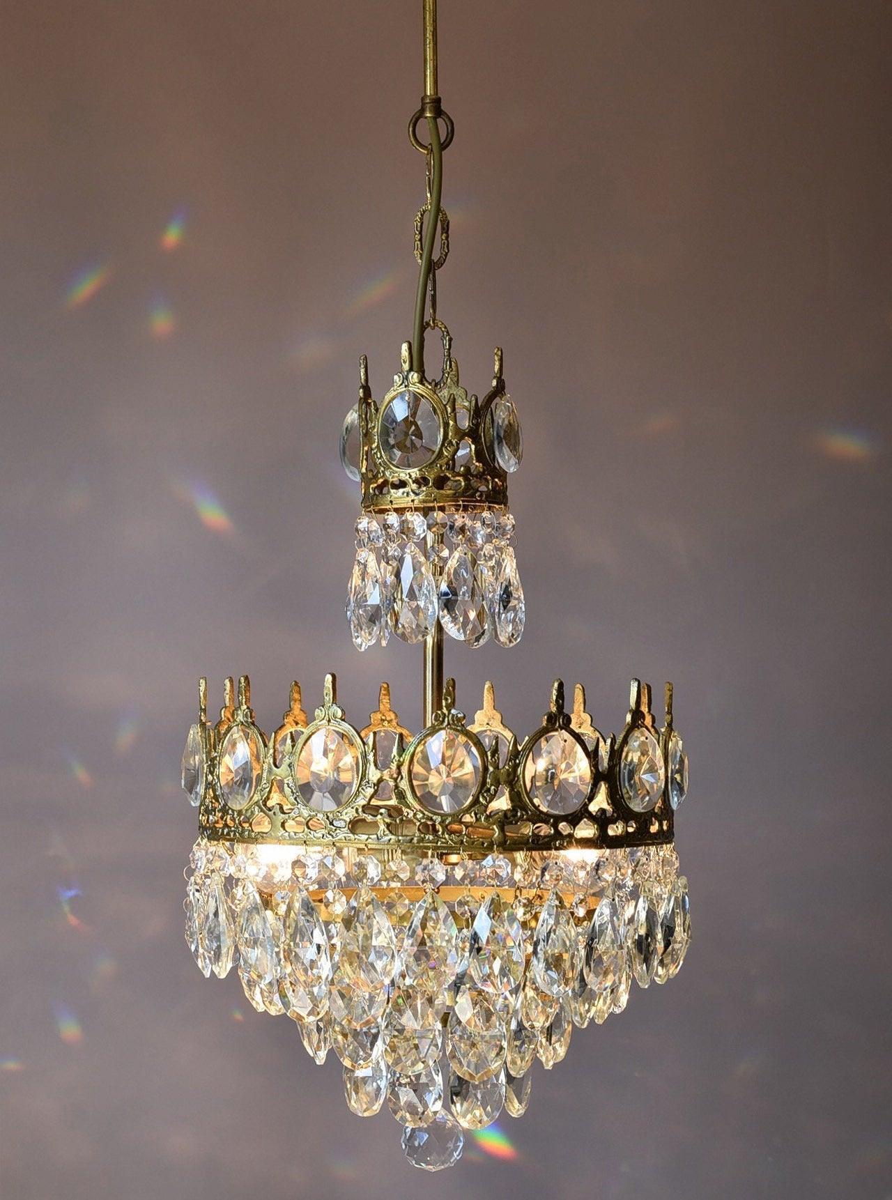 Vintage Crystal Chandelier-Sylvia Space